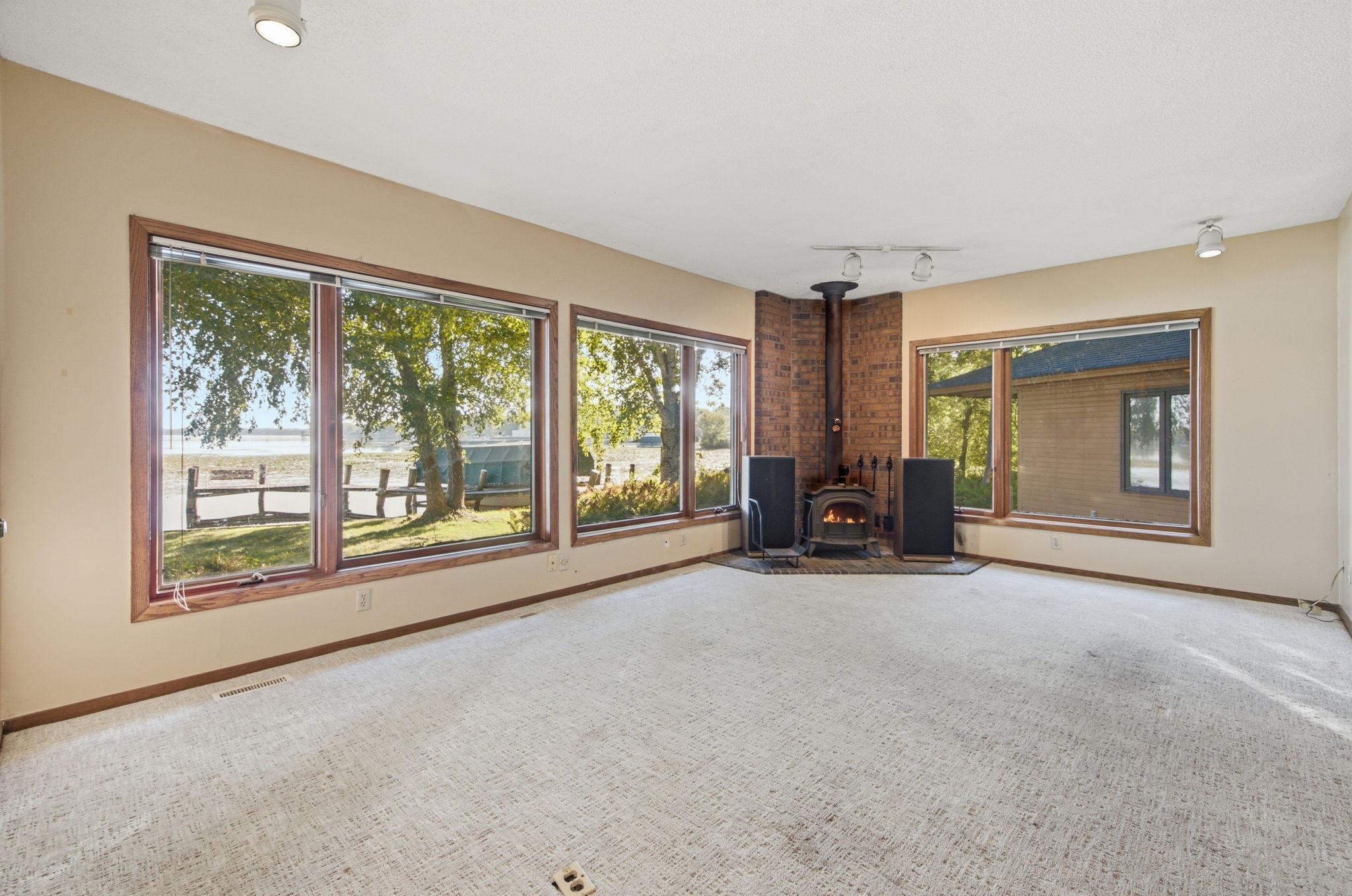 5525 Timber Lane Property Photo 11