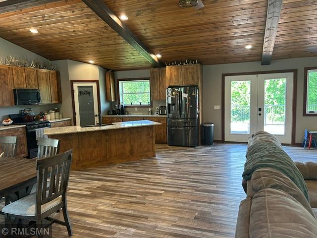 2751 150th Street Property Photo 10