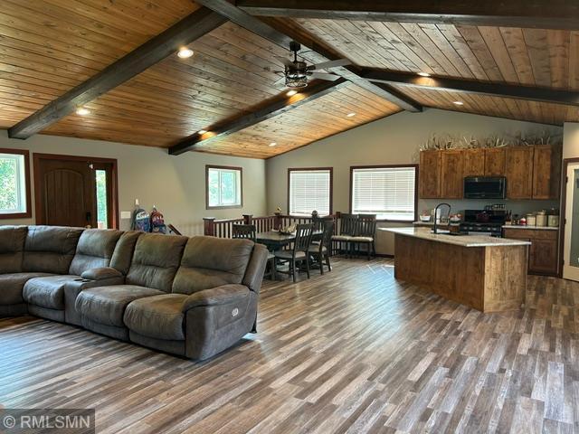2751 150th Street Property Photo 11