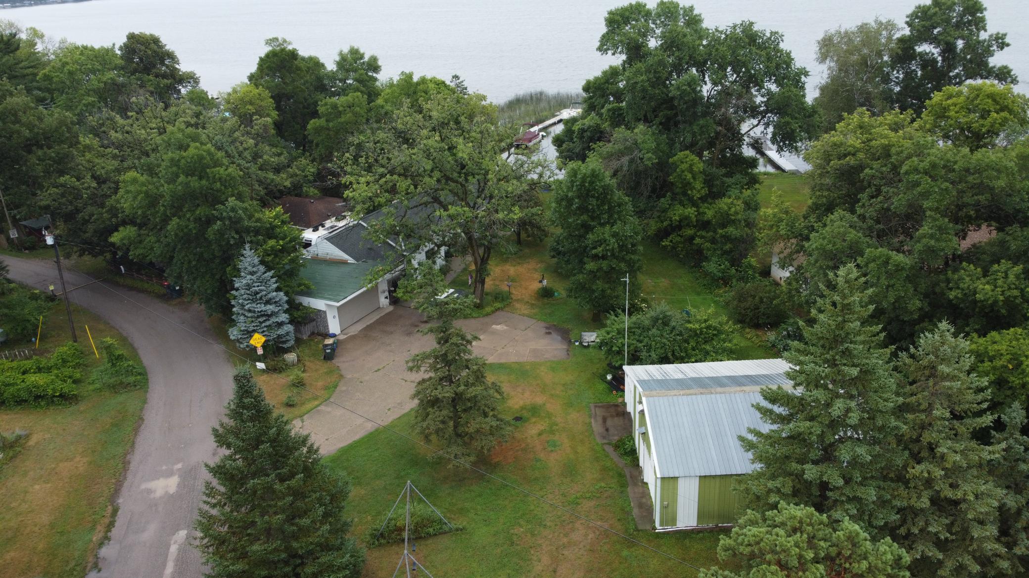11381 Hubert Lane Property Photo 2