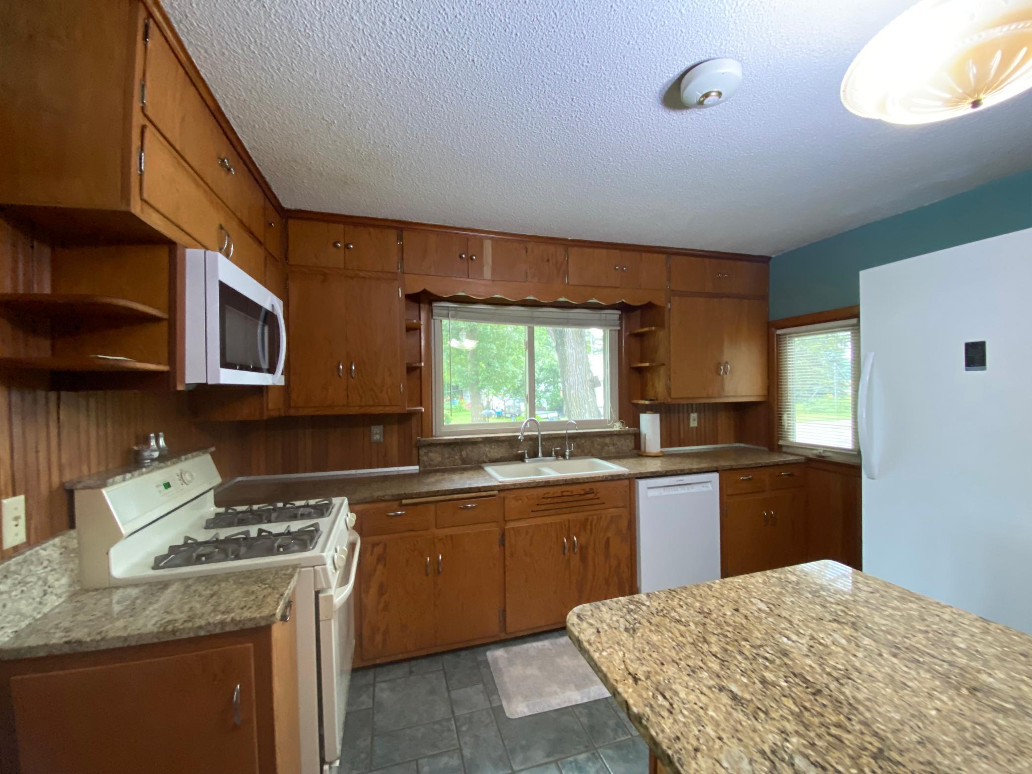 11381 Hubert Lane Property Photo 9