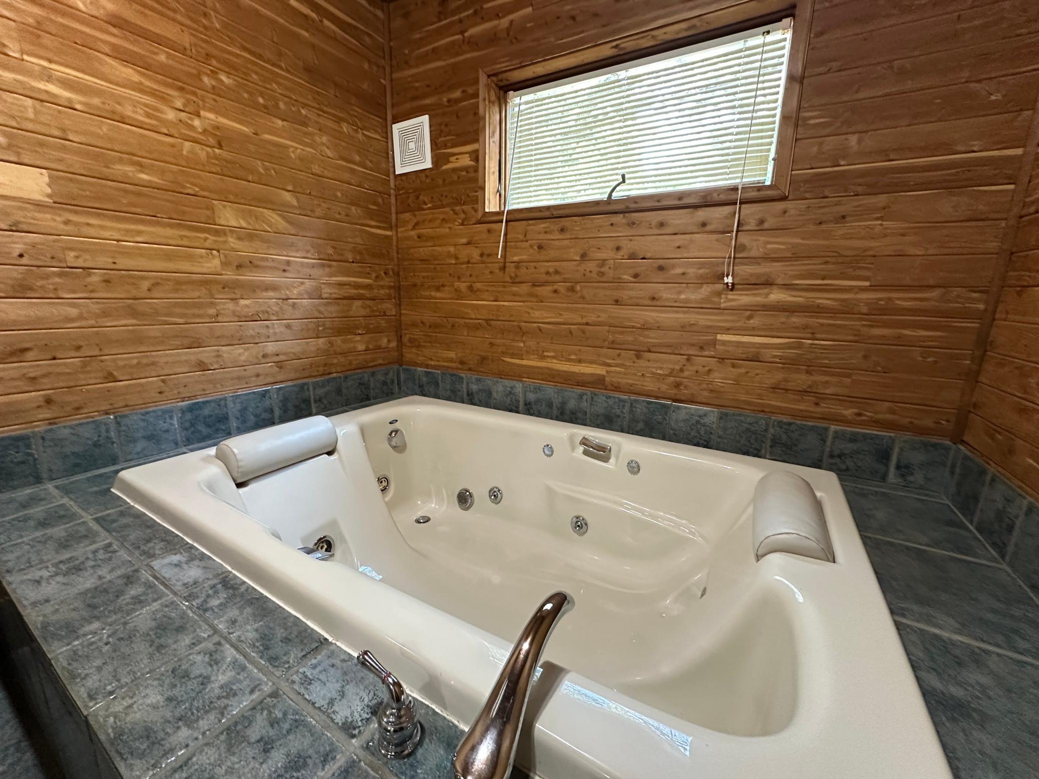 11381 Hubert Lane Property Photo 24