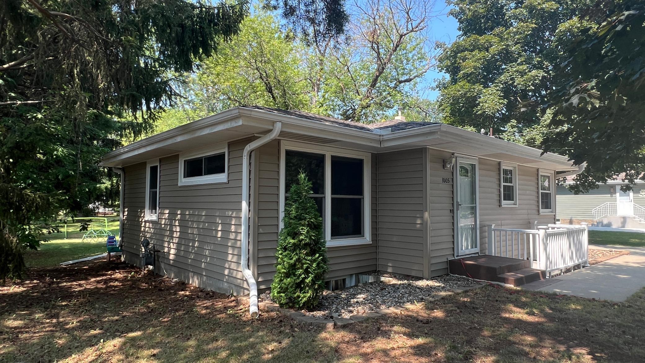 1005 3rd Street N Property Photo 3