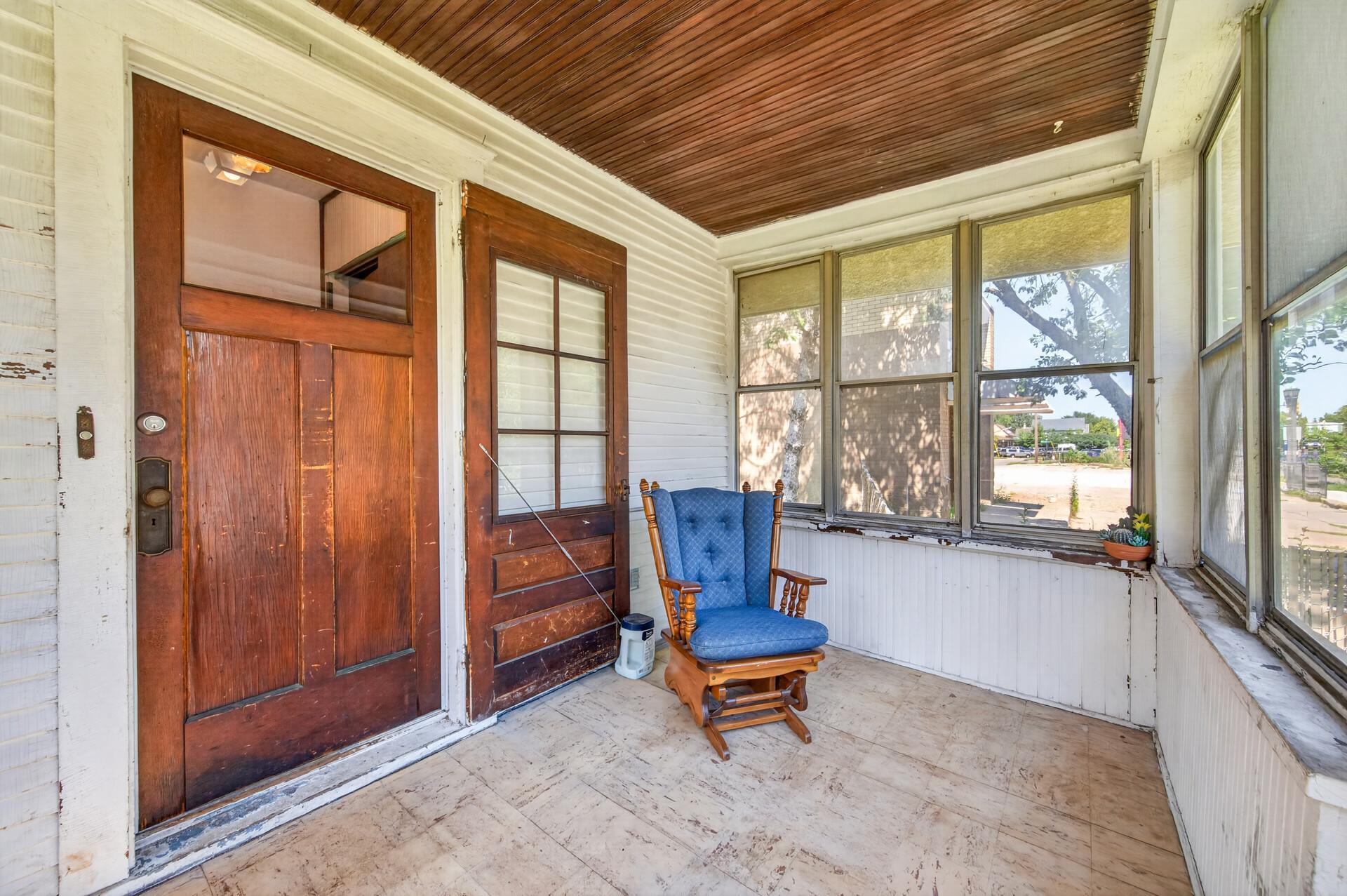 1461 7th Street W Property Photo 5