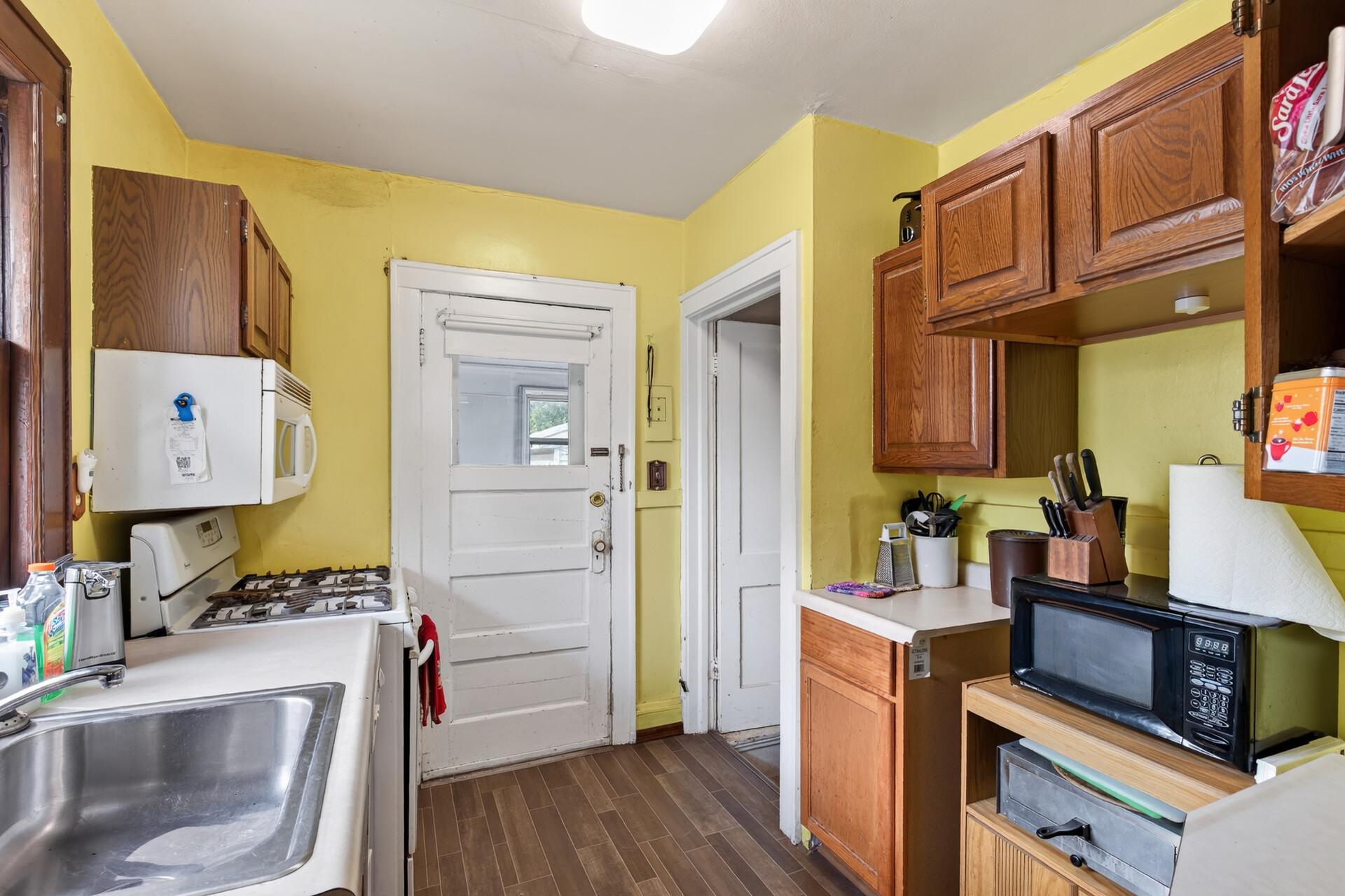 1461 7th Street W Property Photo 16