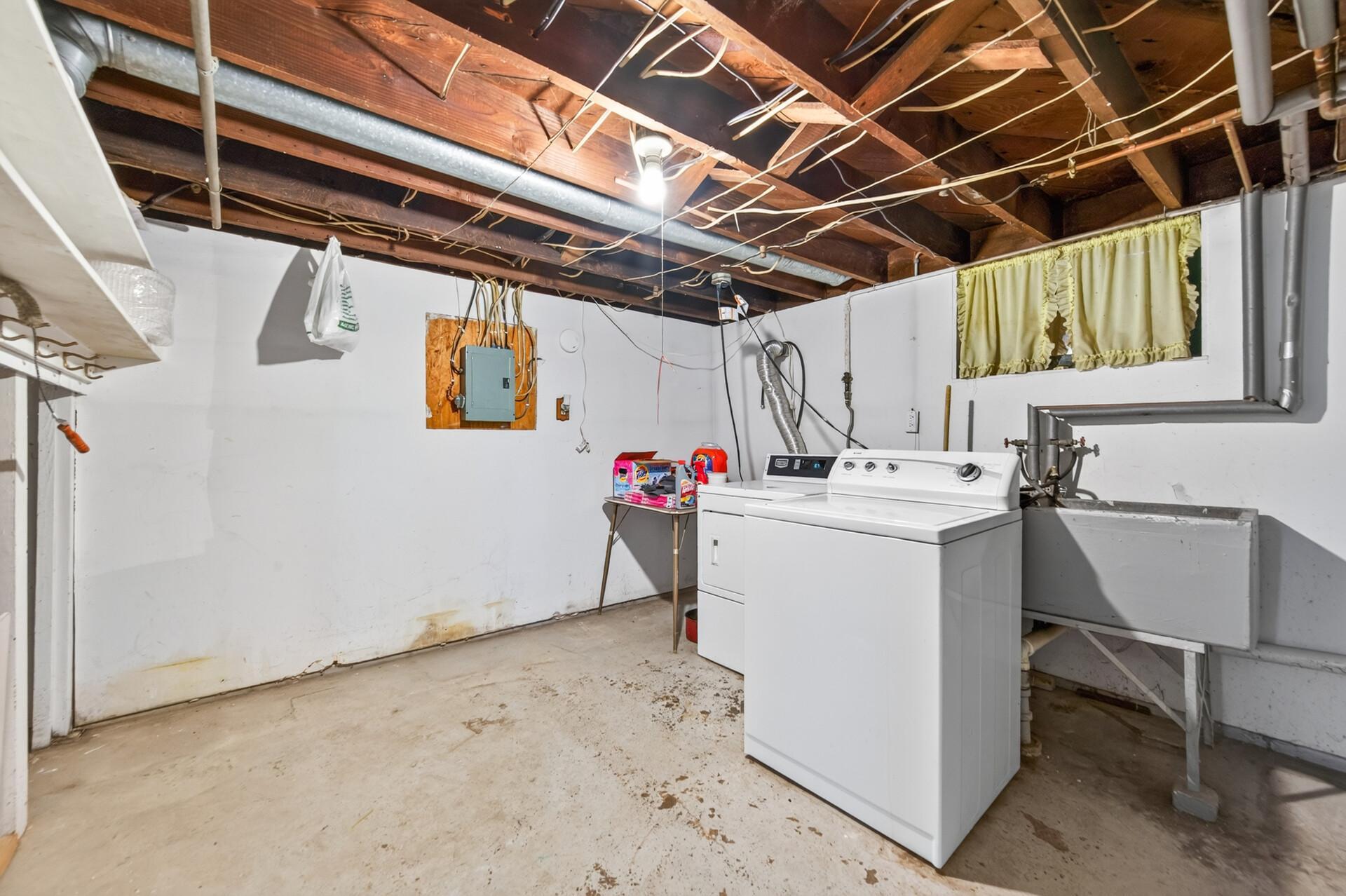 1461 7th Street W Property Photo 29