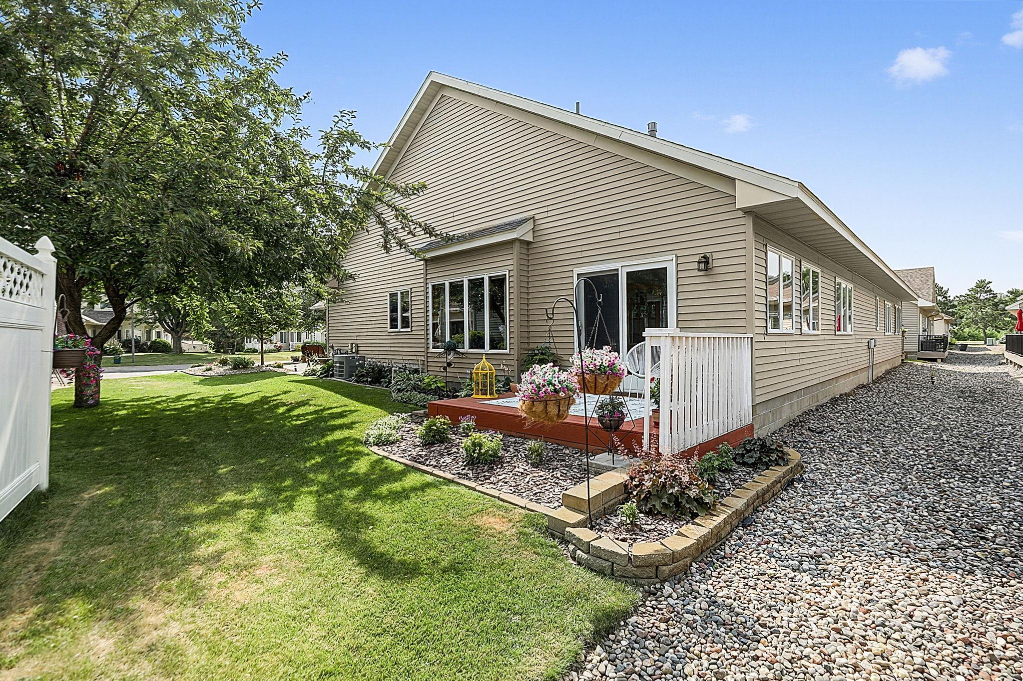 157 Cardinal Lane Property Photo 4