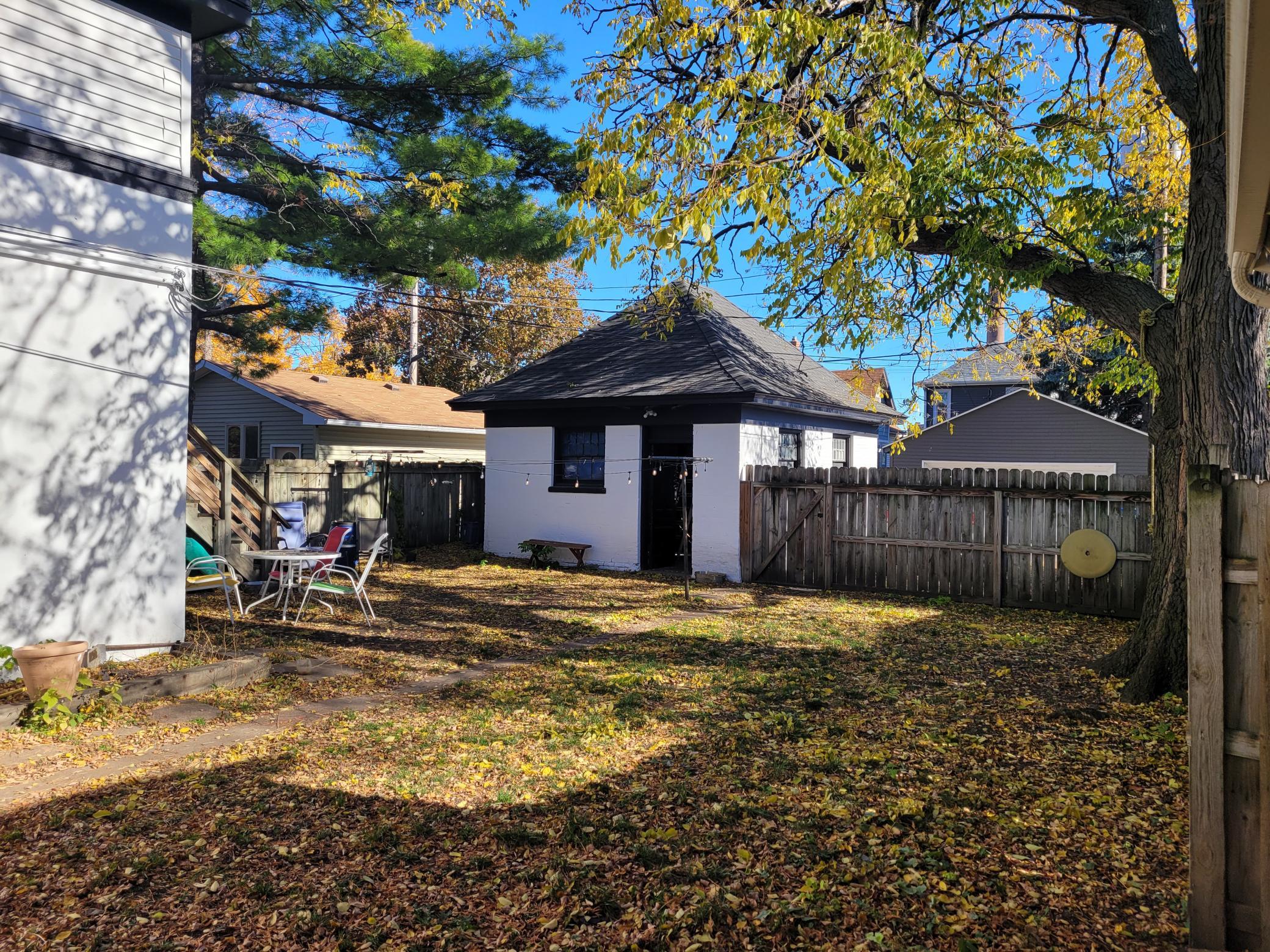 416 Daly Street Property Photo 5