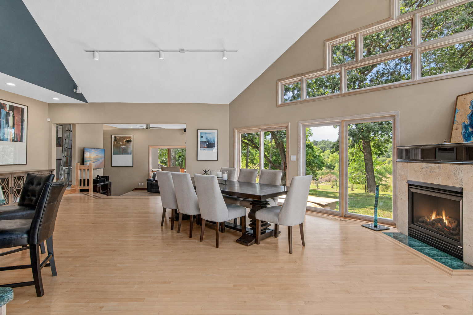 6300 Rolling Hills Drive Property Photo 16