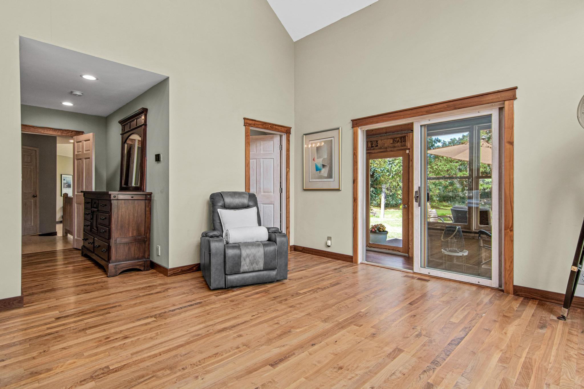 6300 Rolling Hills Drive Property Photo 36