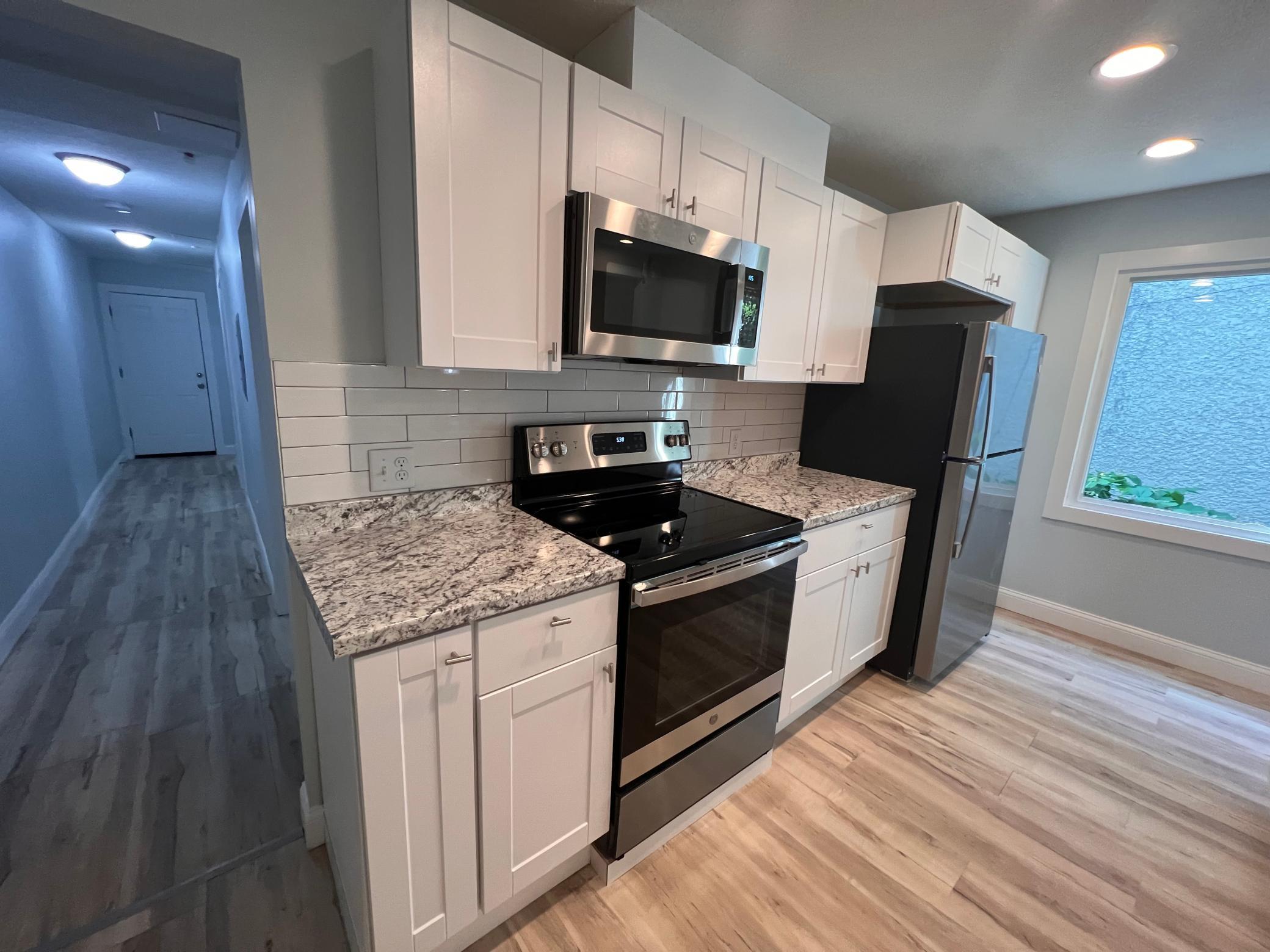 910 Oliver Avenue N Unit 5 Property Photo 6