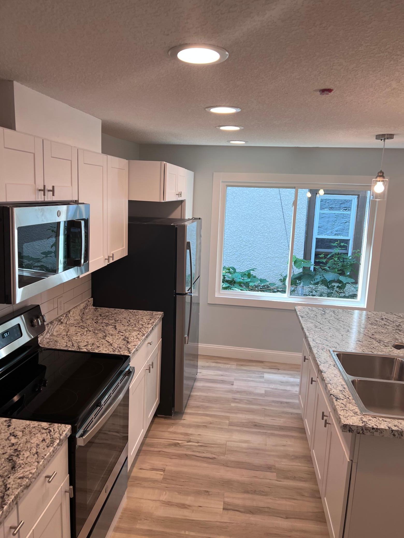 910 Oliver Avenue N Unit 5 Property Photo 10
