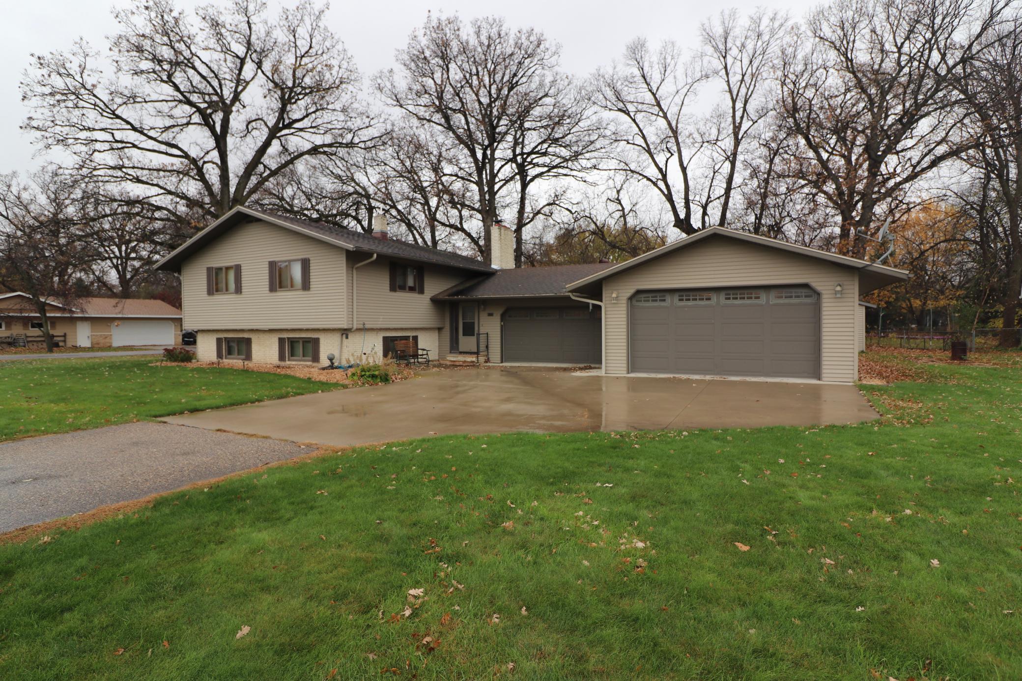 301 Sheyenne Drive Property Photo 1