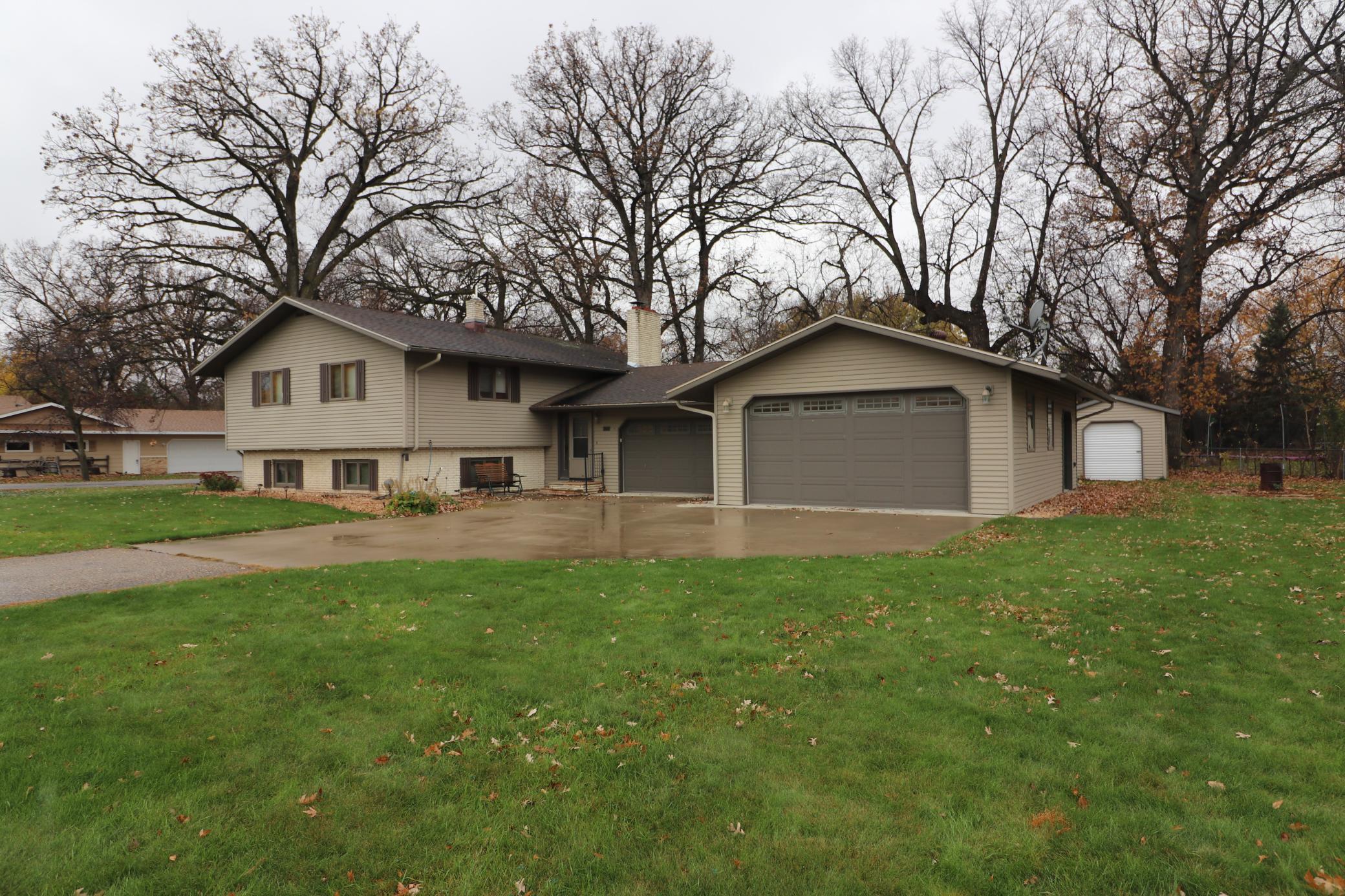 301 Sheyenne Drive Property Photo 2