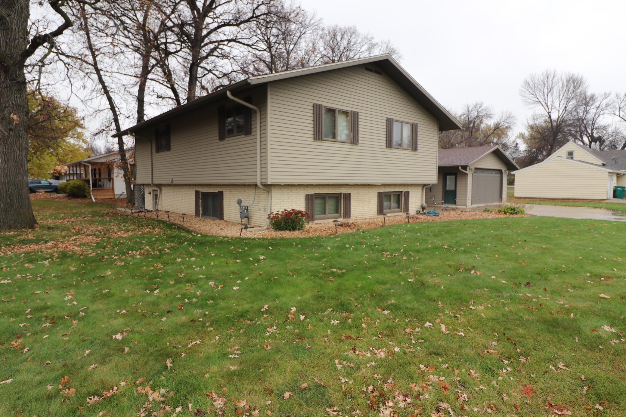 301 Sheyenne Drive Property Photo 4