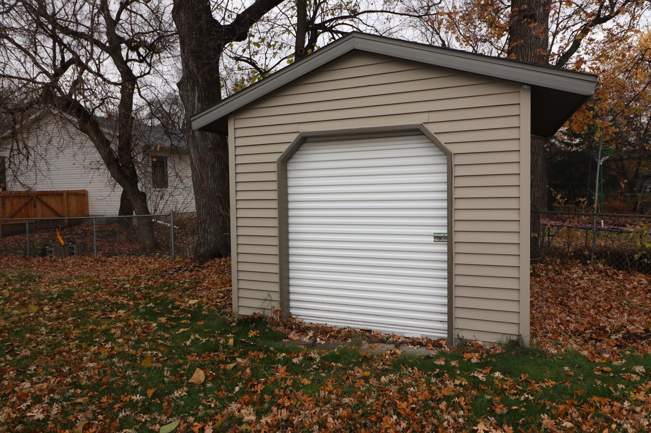 301 Sheyenne Drive Property Photo 7