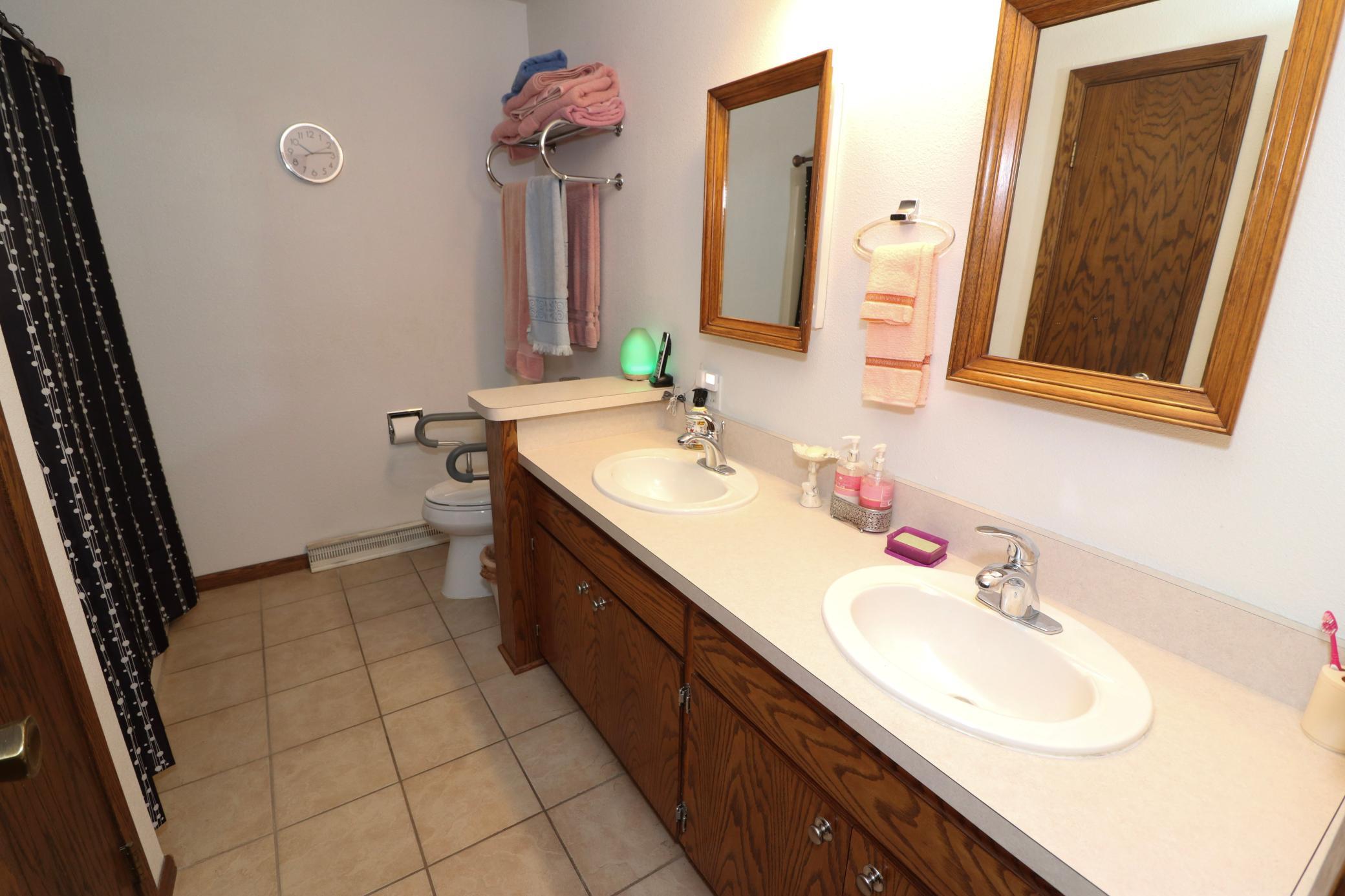 301 Sheyenne Drive Property Photo 23