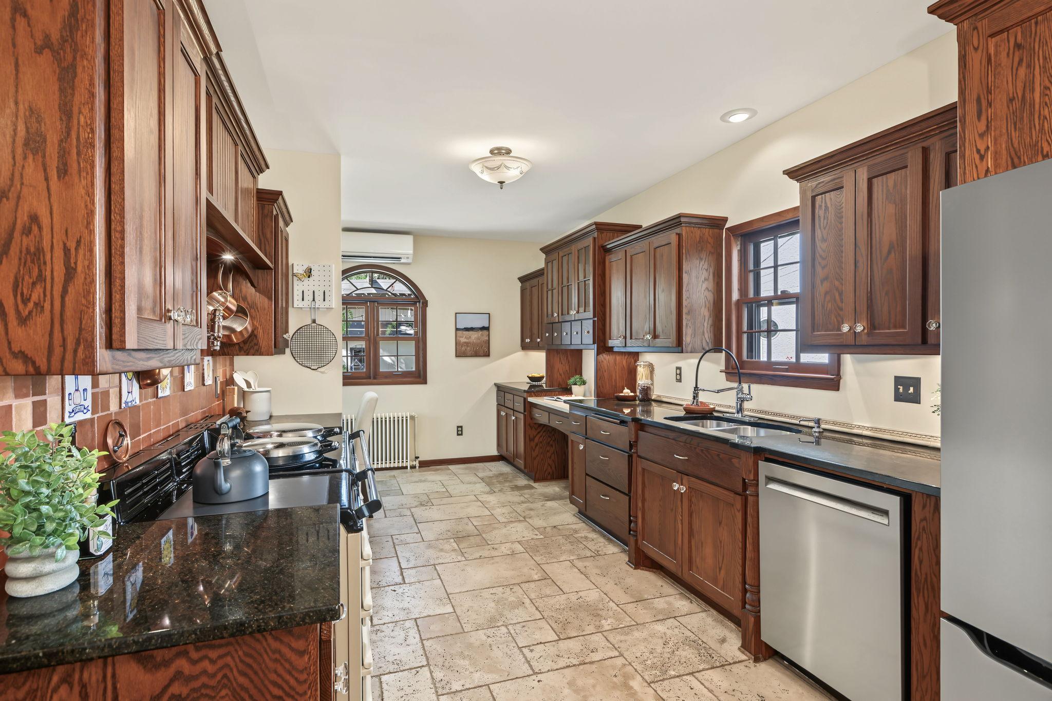 5228 James Avenue S Property Photo 13