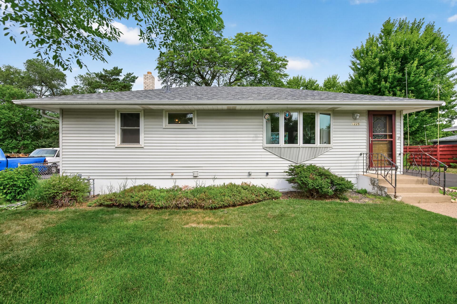 1225 Skillman Avenue E Property Photo 4