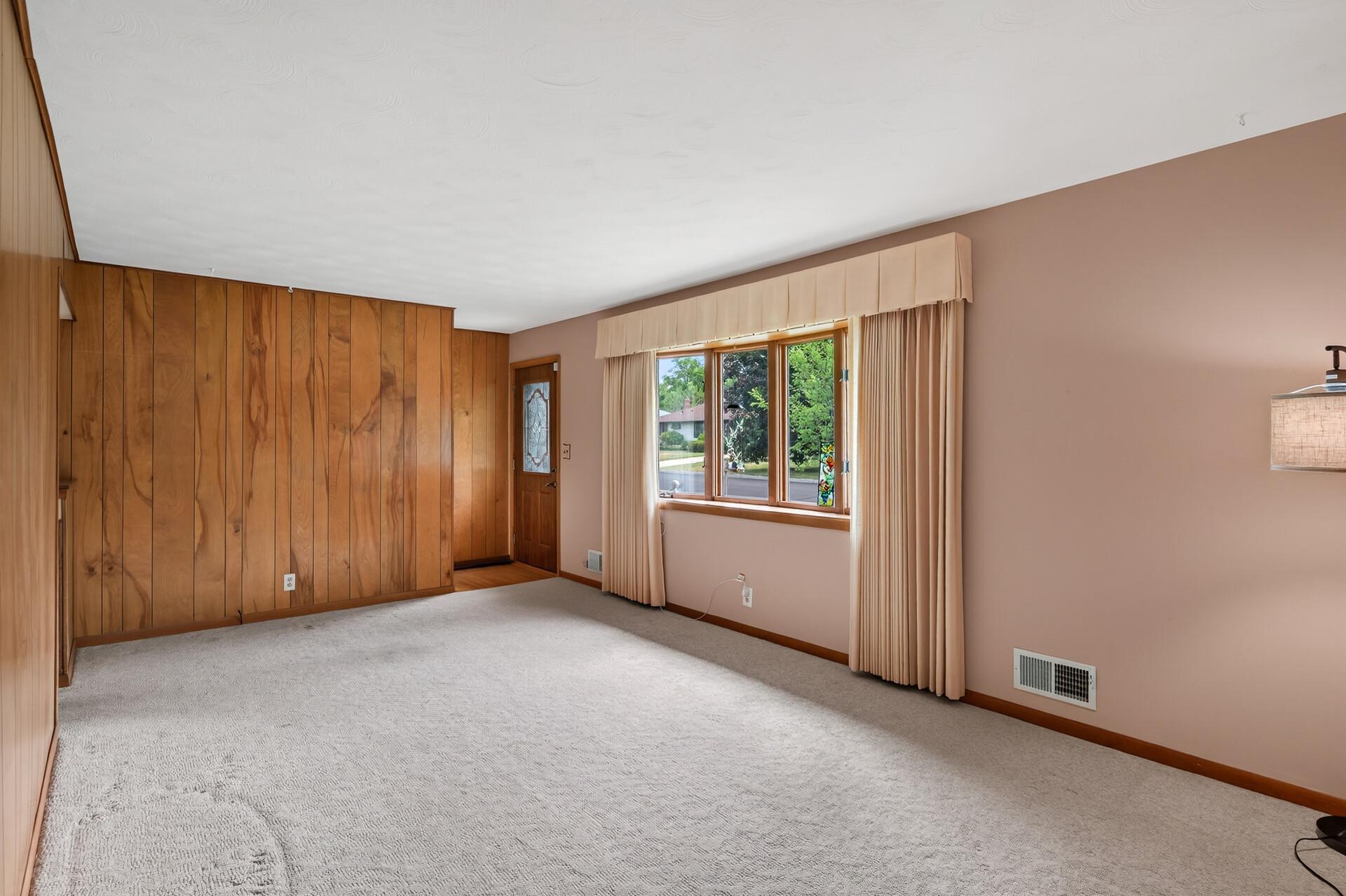 1225 Skillman Avenue E Property Photo 5