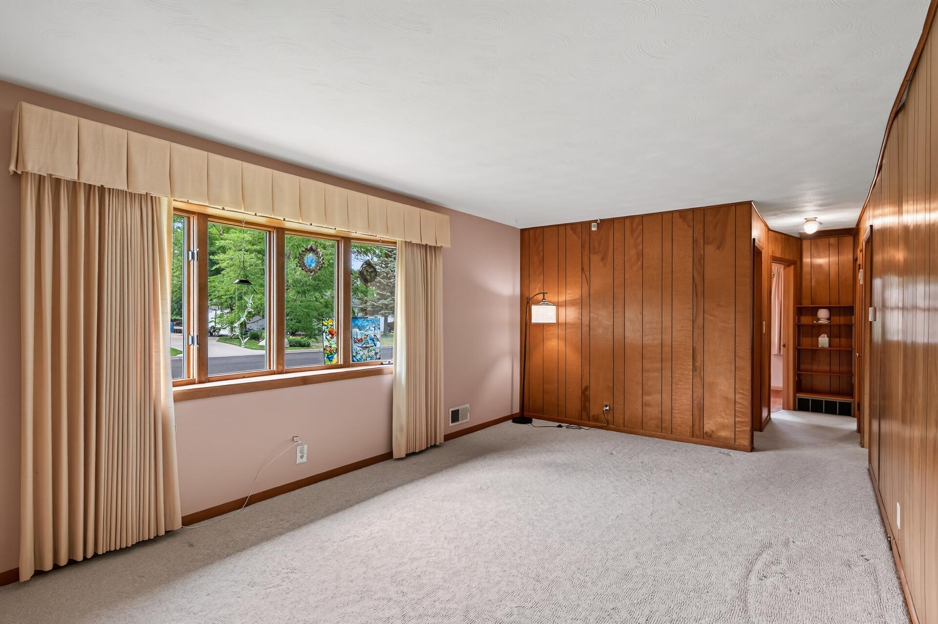1225 Skillman Avenue E Property Photo 7