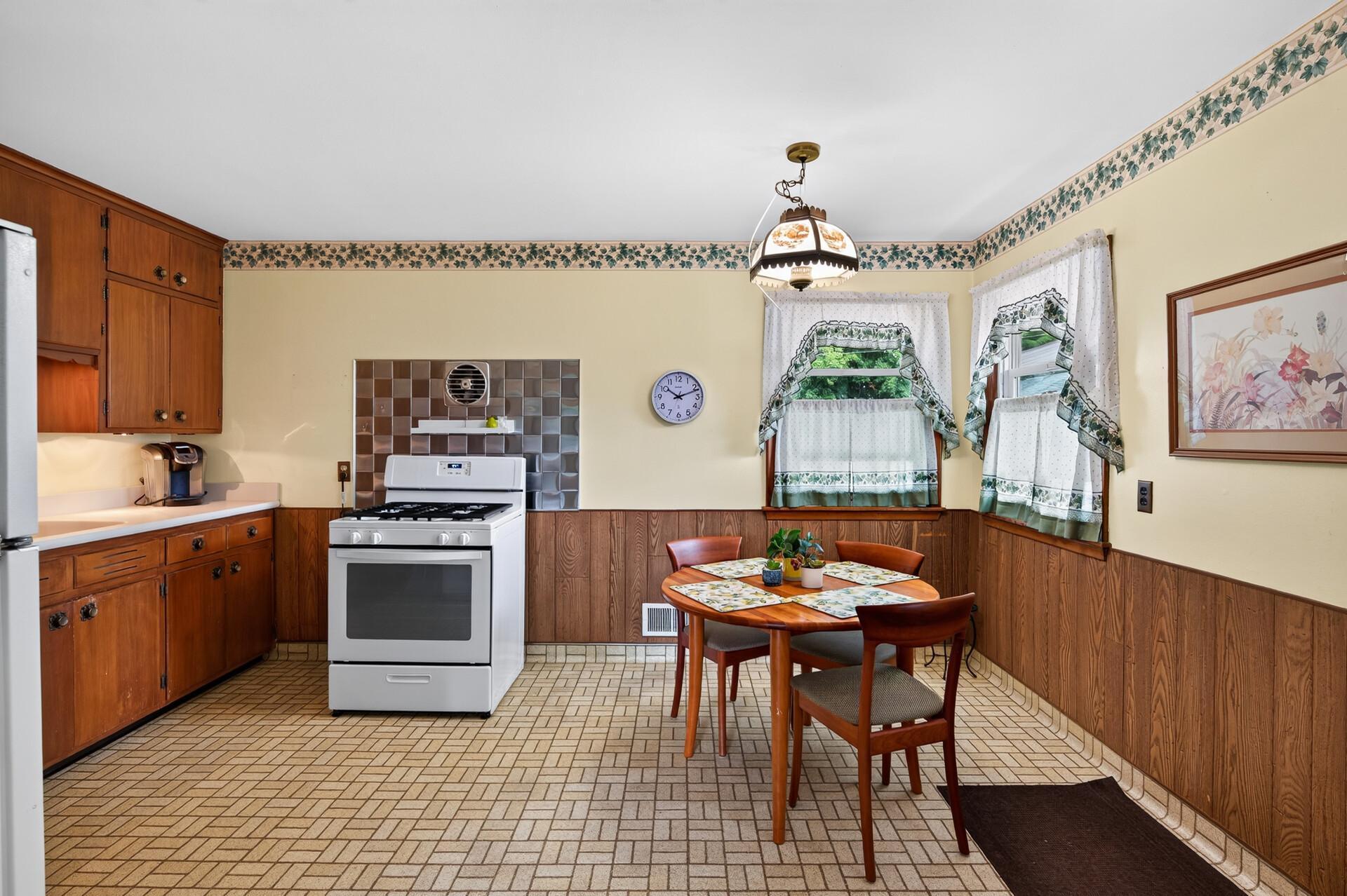 1225 Skillman Avenue E Property Photo 9