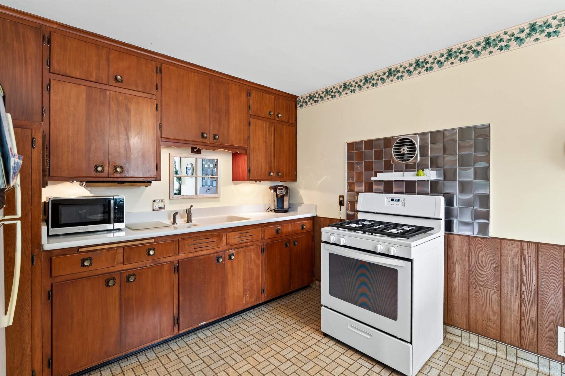 1225 Skillman Avenue E Property Photo 12
