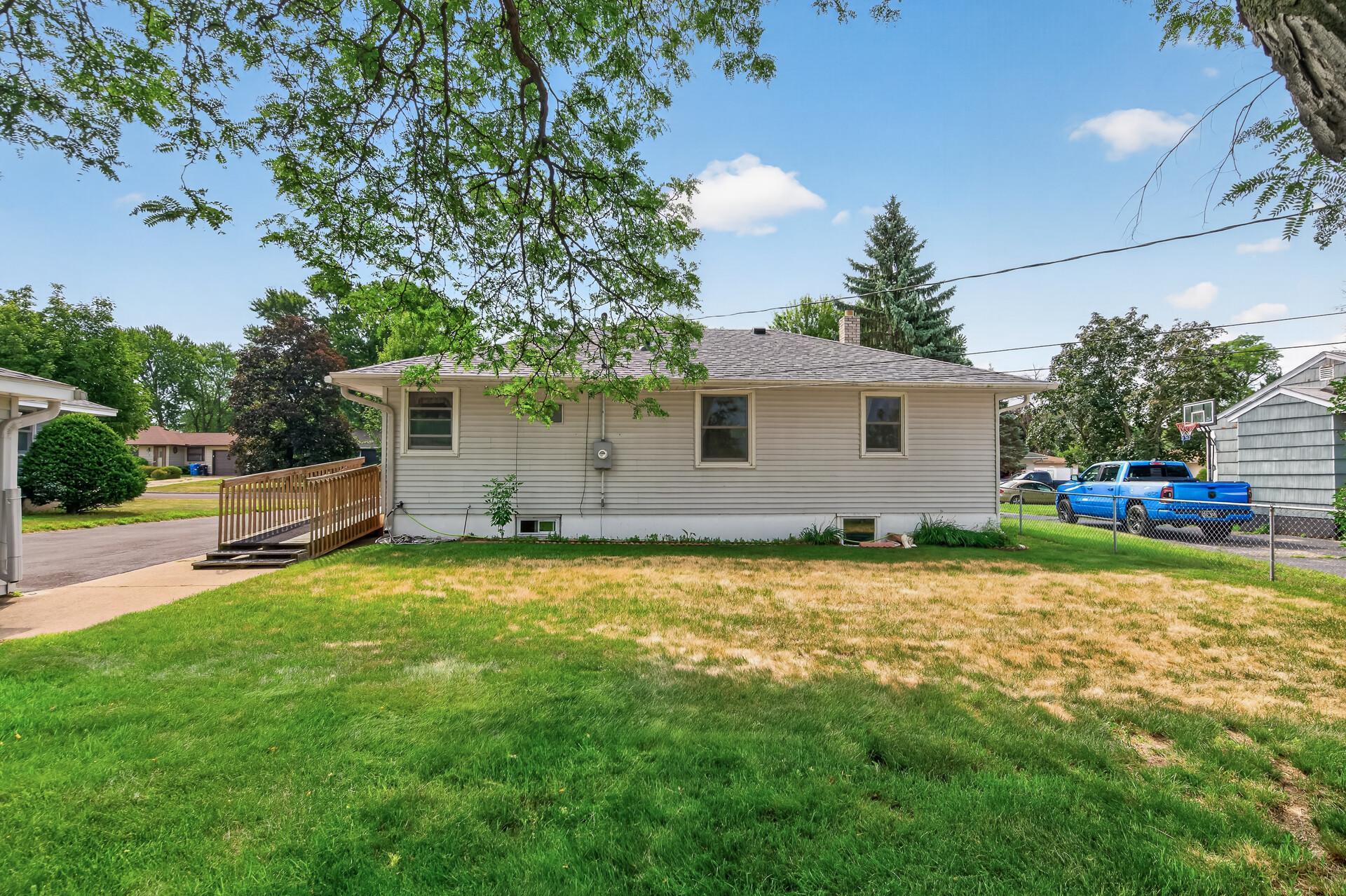1225 Skillman Avenue E Property Photo 28
