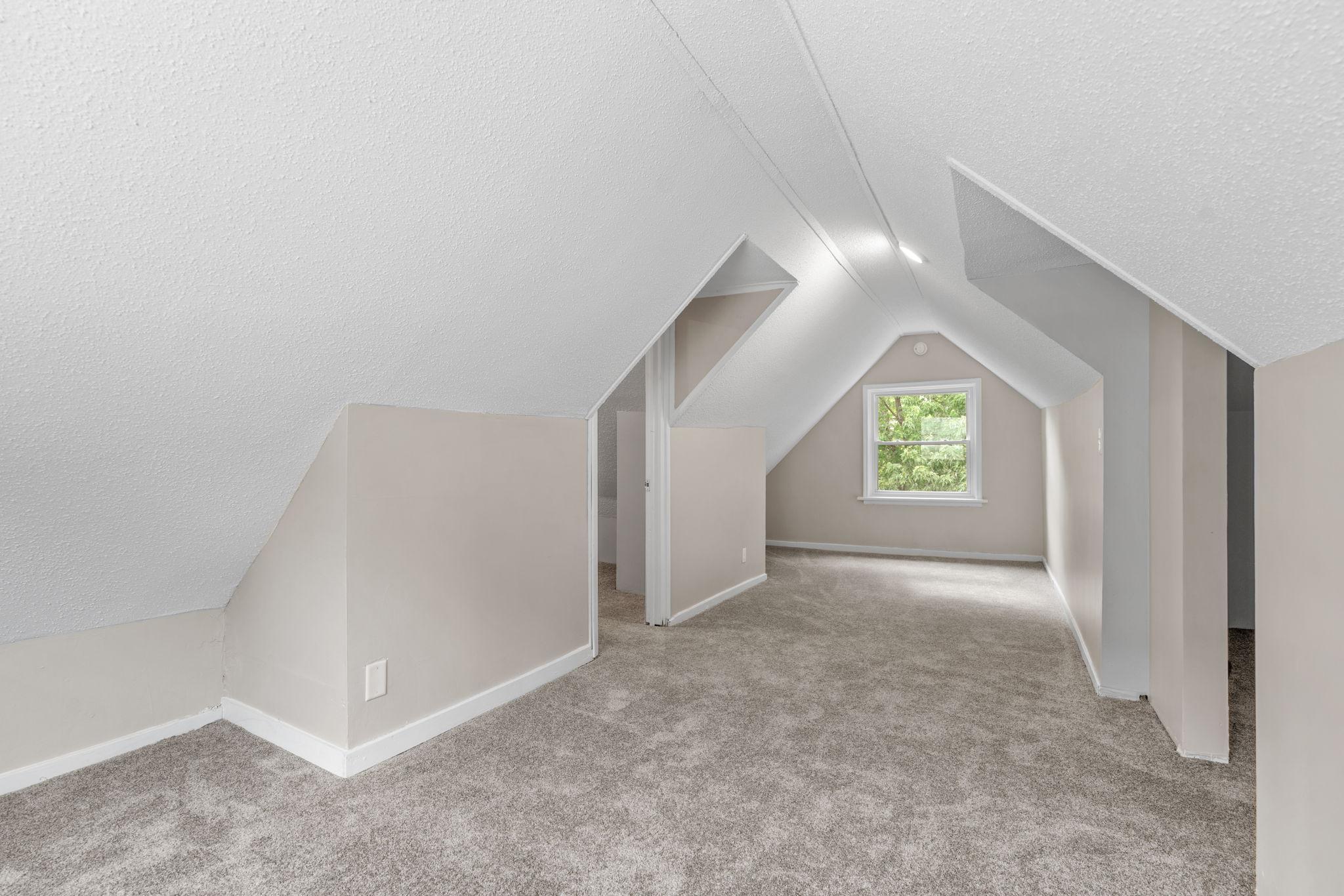 55 Front Avenue Property Photo 26