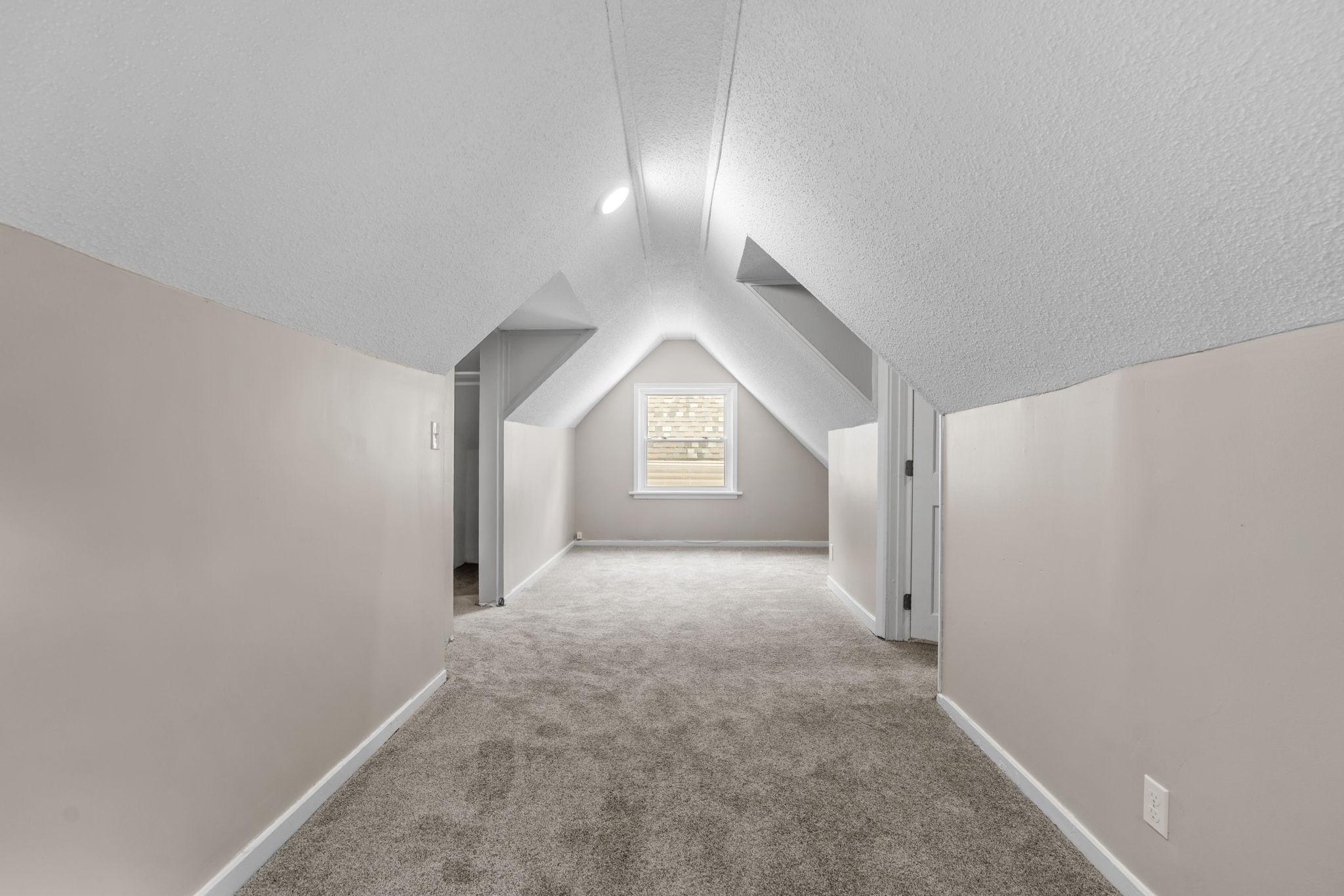 55 Front Avenue Property Photo 28