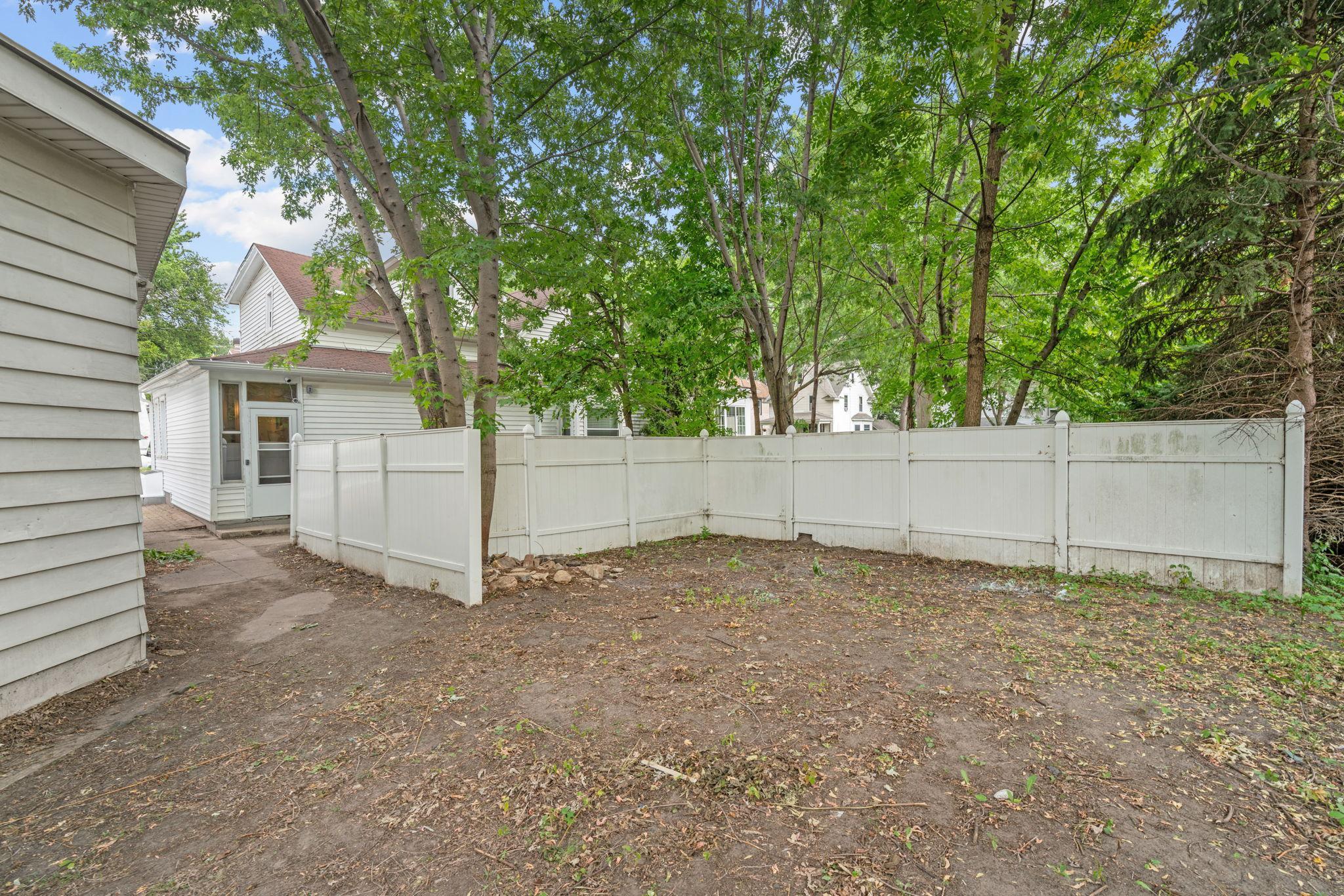 55 Front Avenue Property Photo 33
