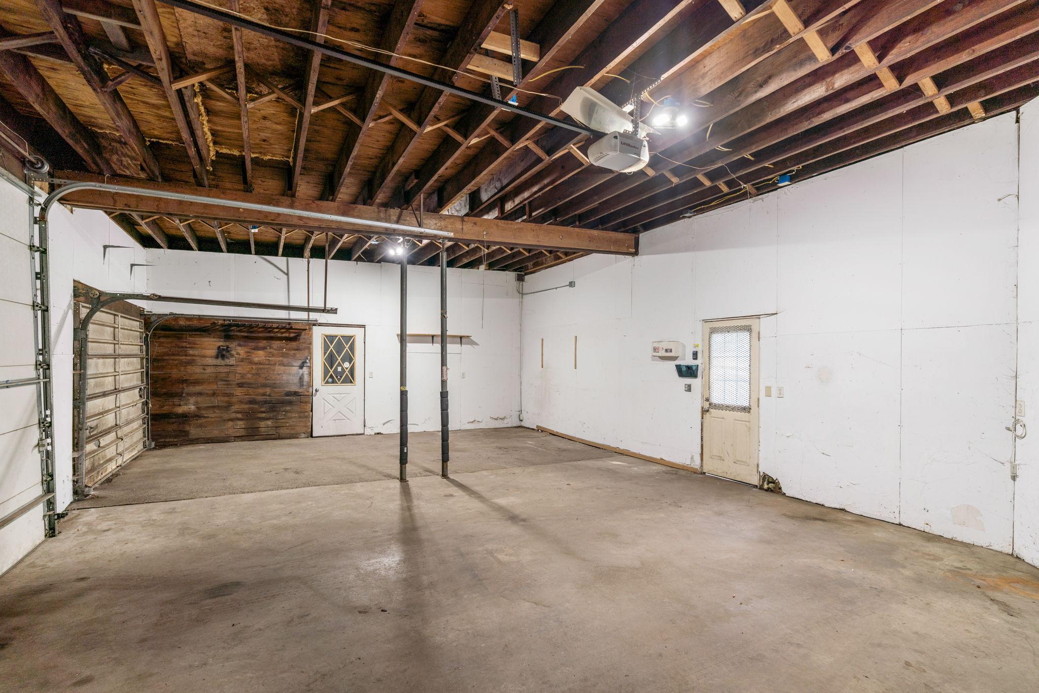 55 Front Avenue Property Photo 36