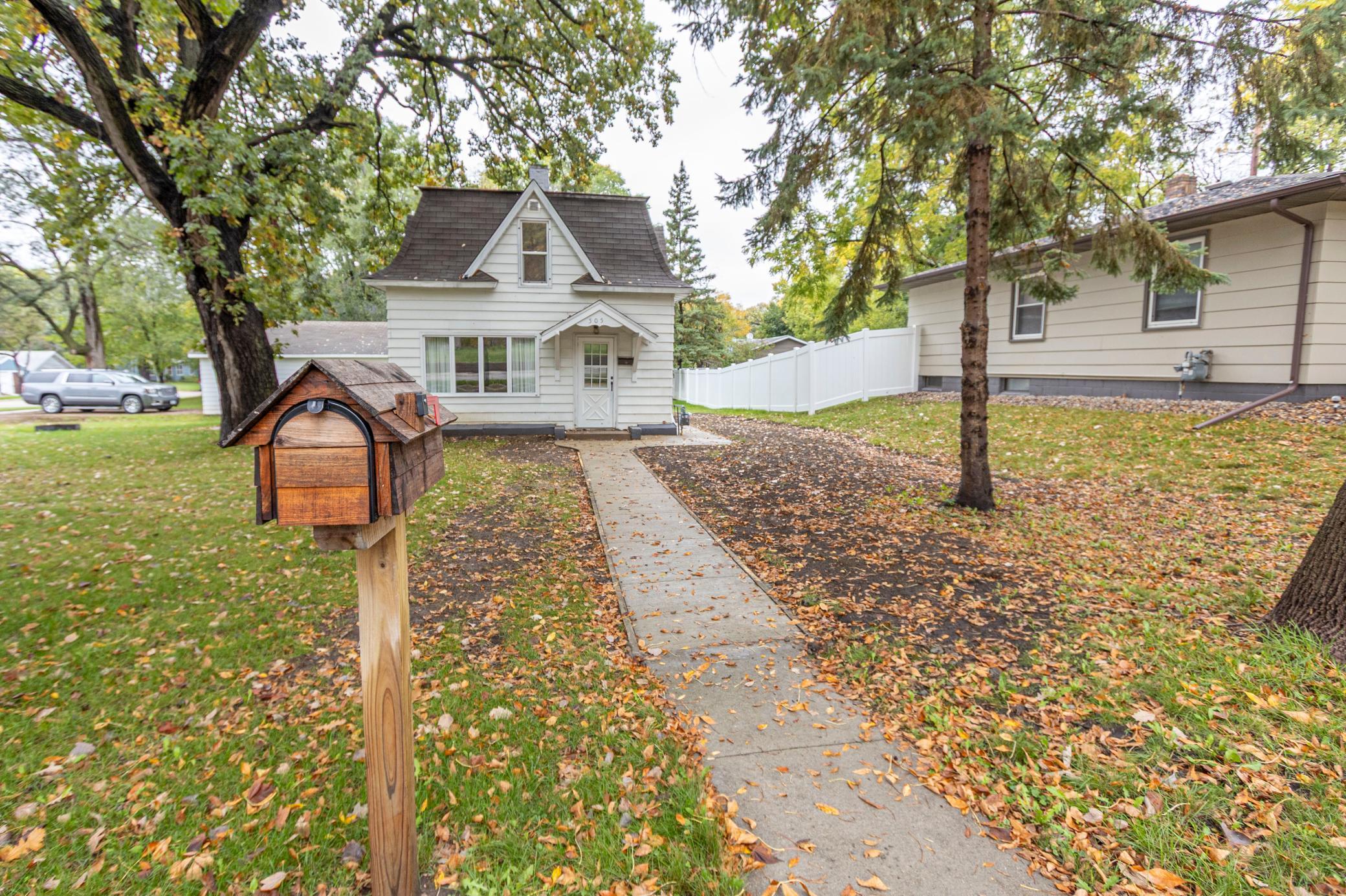 505 8th Avenue E Property Photo 1