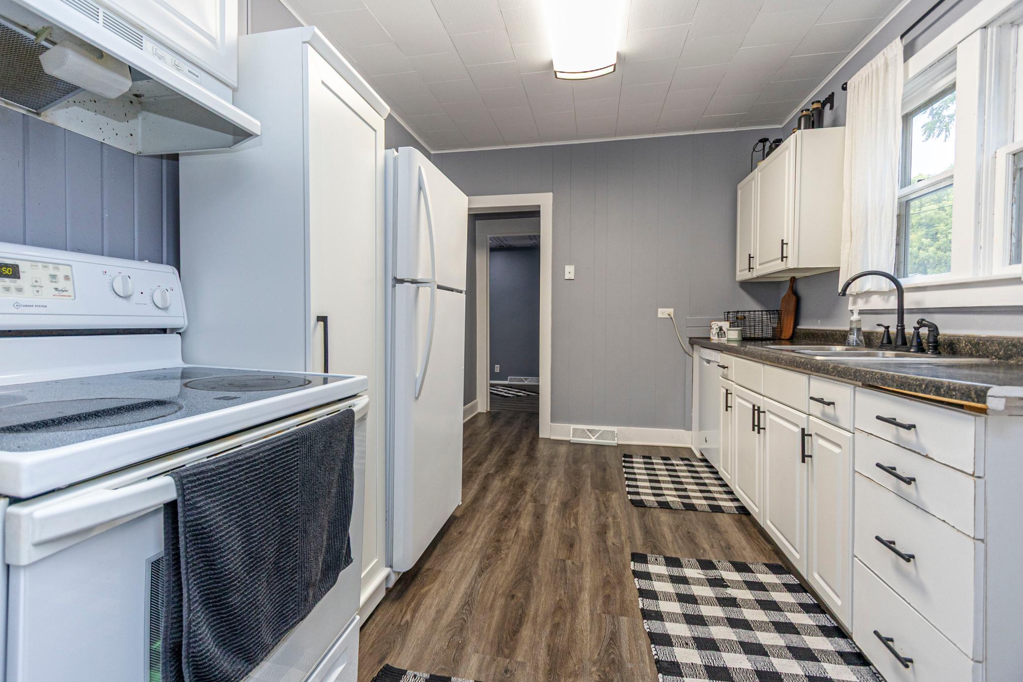 505 8th Avenue E Property Photo 9