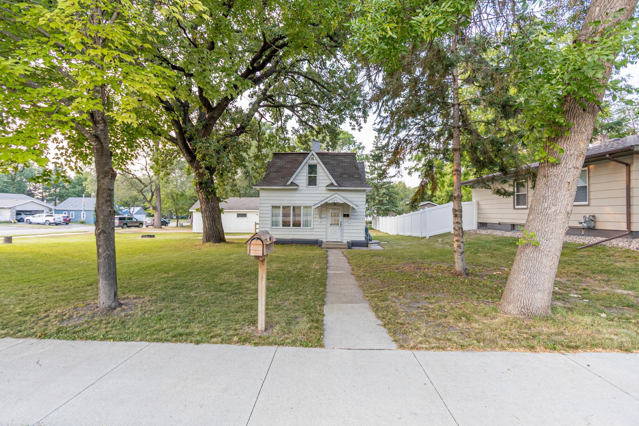 505 8th Avenue E Property Photo 31
