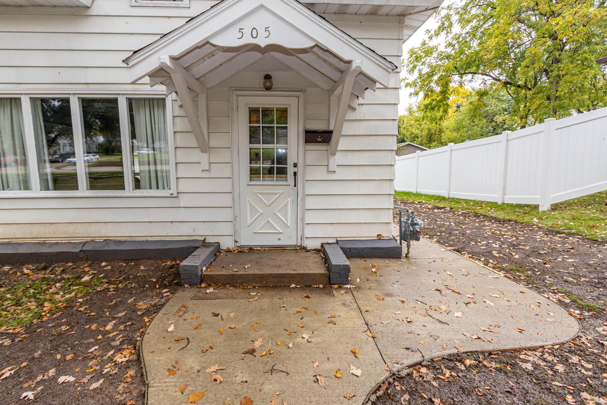 505 8th Avenue E Property Photo 34