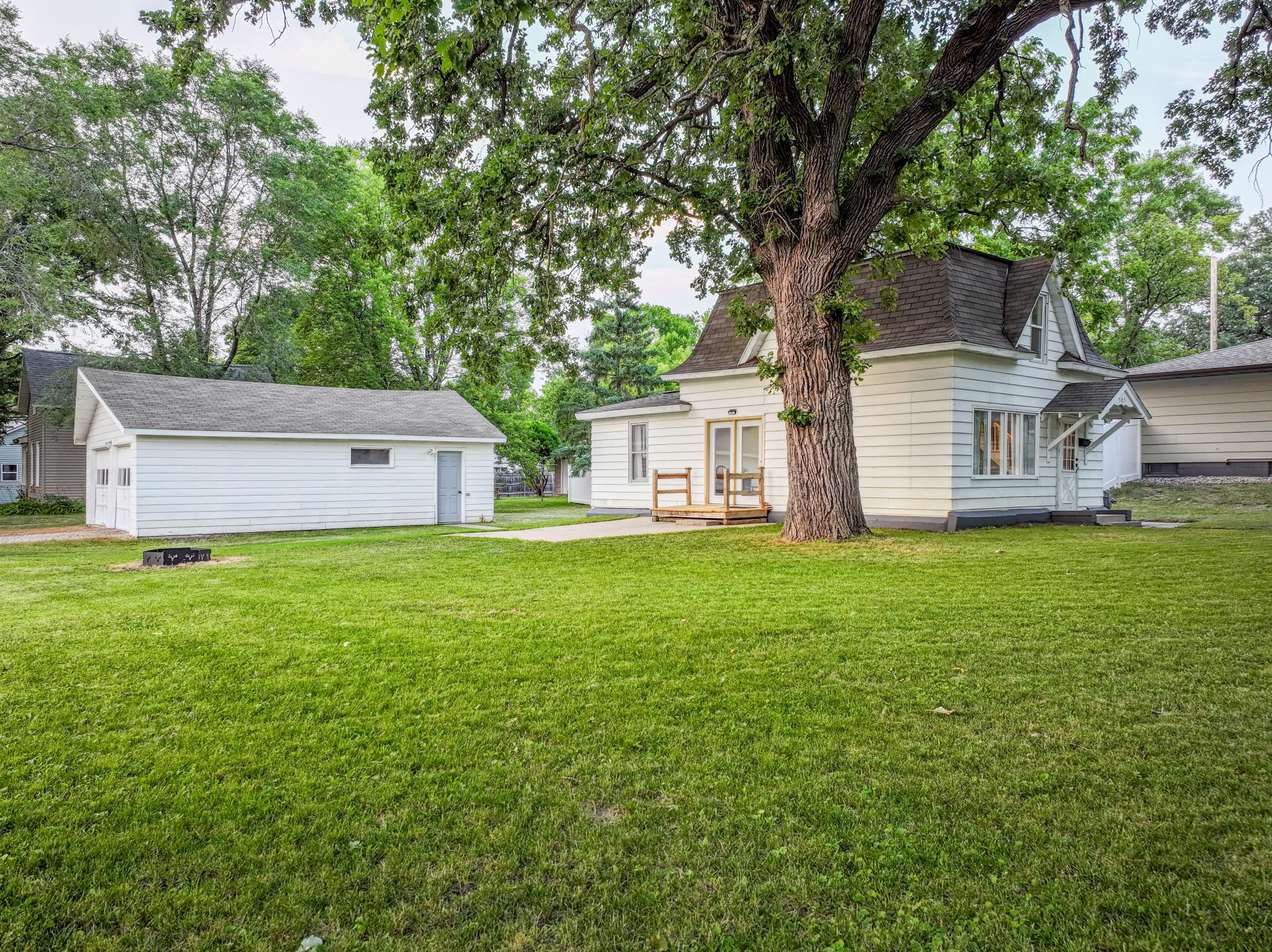 505 8th Avenue E Property Photo 35