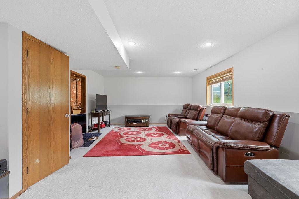 17373 Glencoe Avenue Property Photo 8