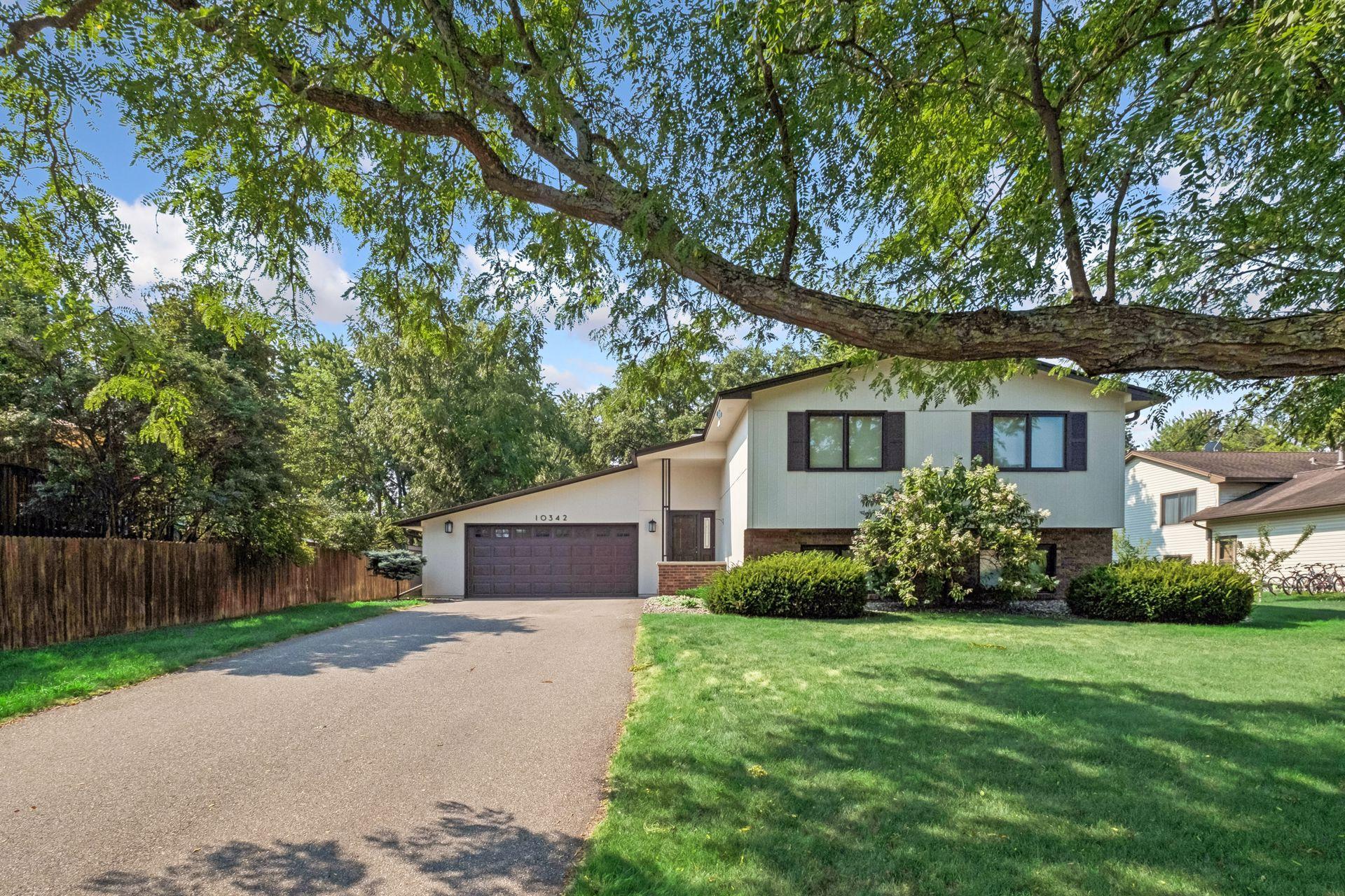10342 Rhode Island Circle Property Photo 3