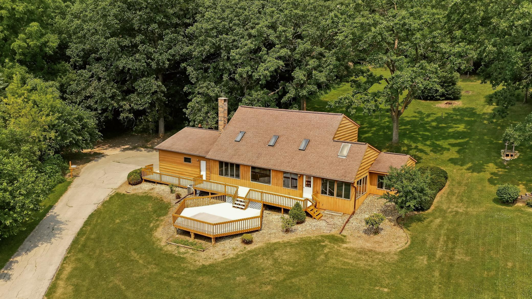 1007 Sunset Road Property Photo 1