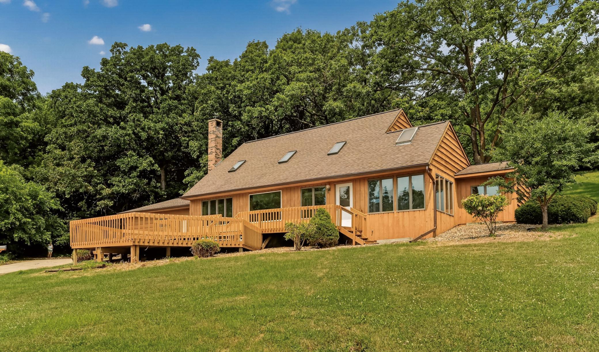 1007 Sunset Road Property Photo 2