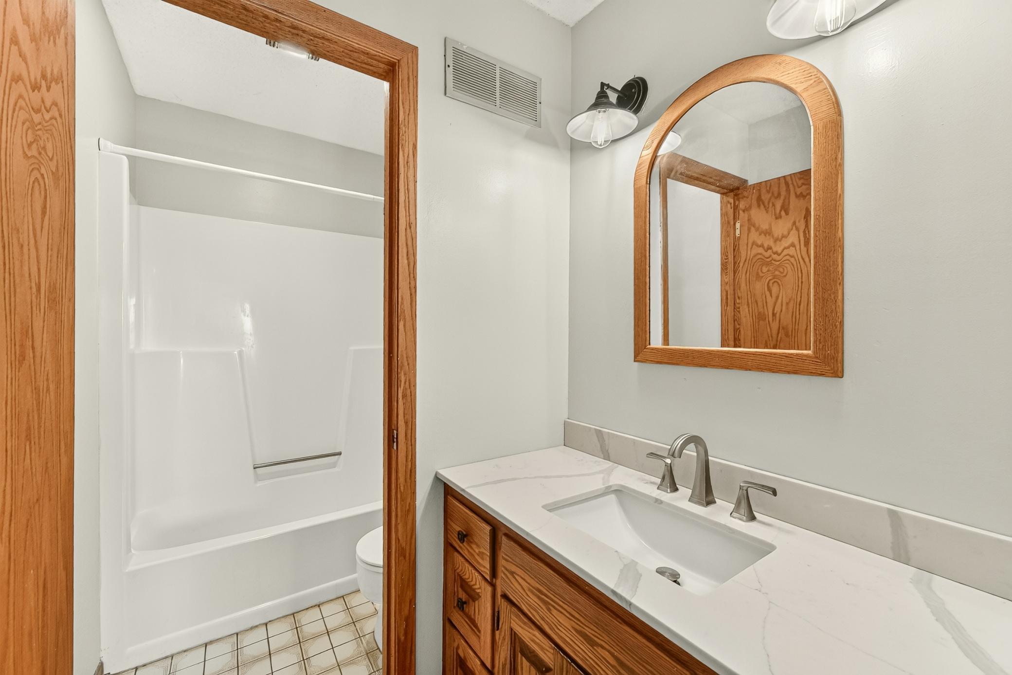 1007 Sunset Road Property Photo 32