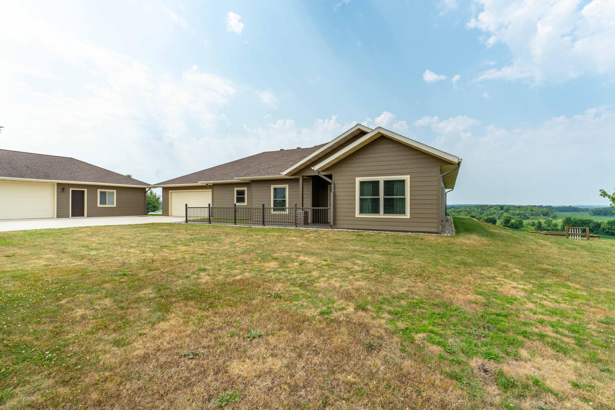 20733 E Dane Prairie Road Property Photo 4