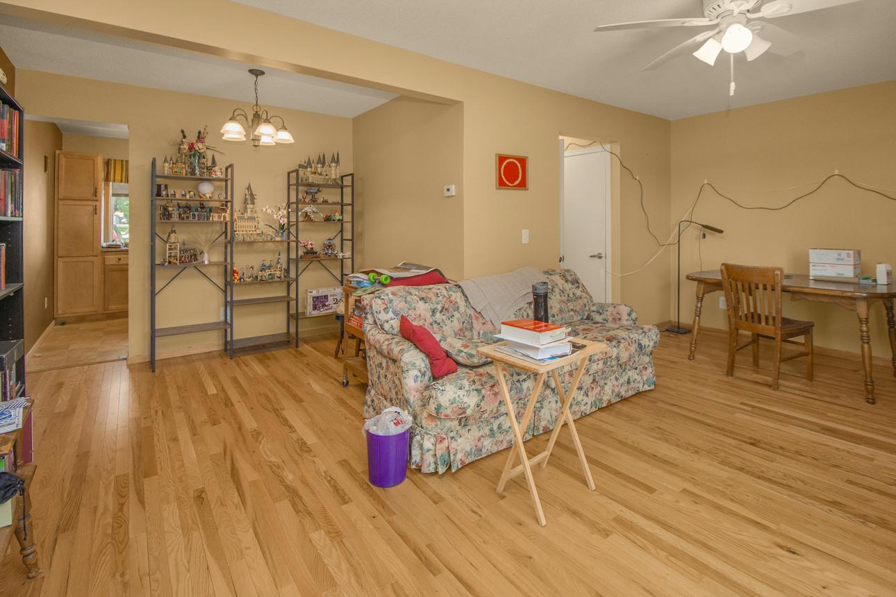 2281 Pond Avenue E Property Photo 12