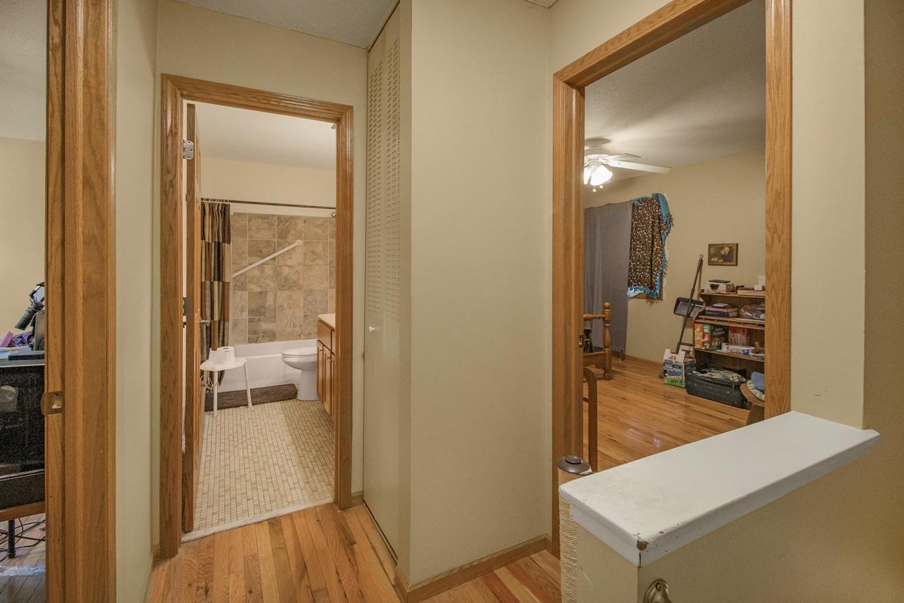 2281 Pond Avenue E Property Photo 17