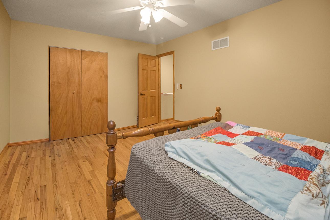 2281 Pond Avenue E Property Photo 19