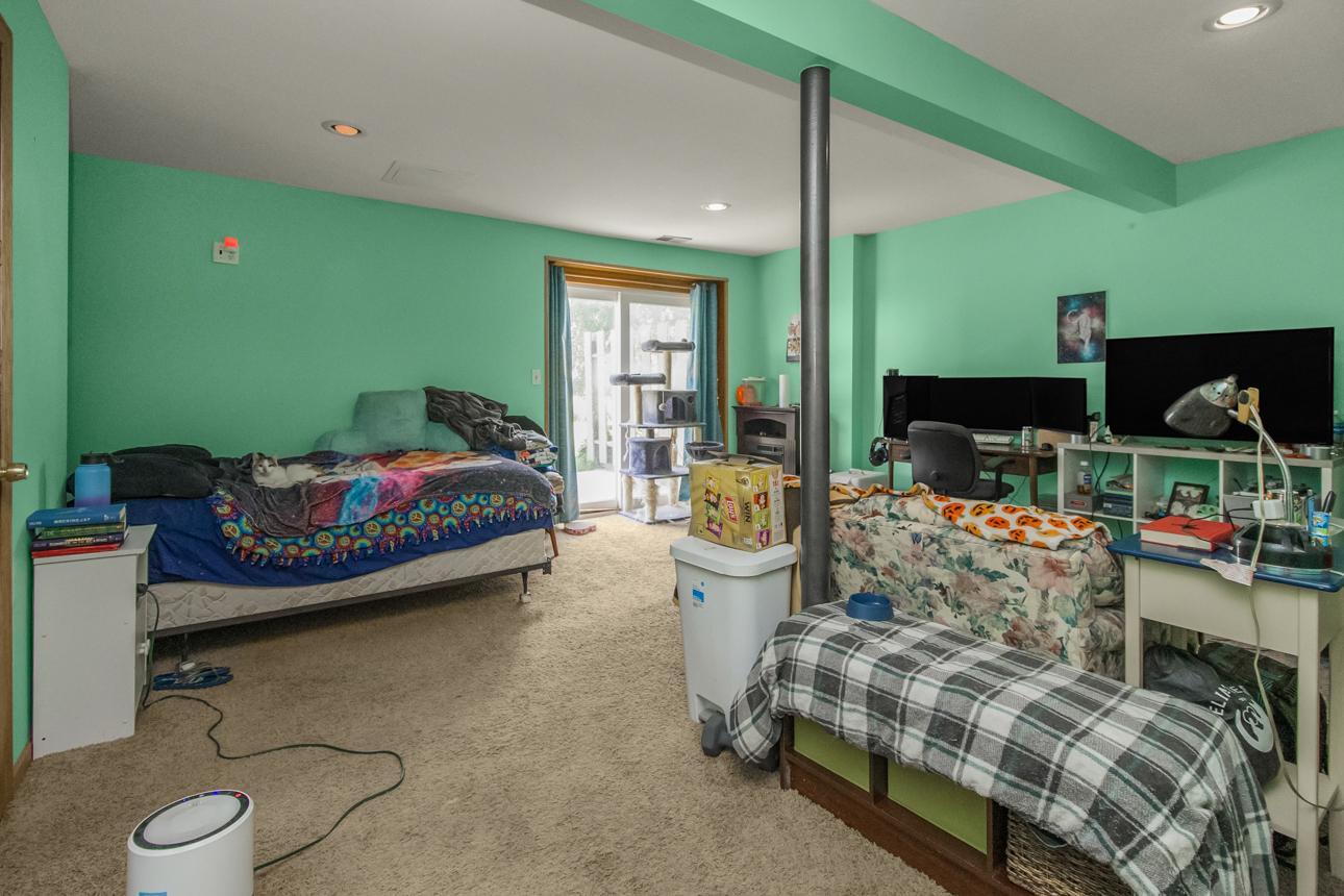2281 Pond Avenue E Property Photo 25