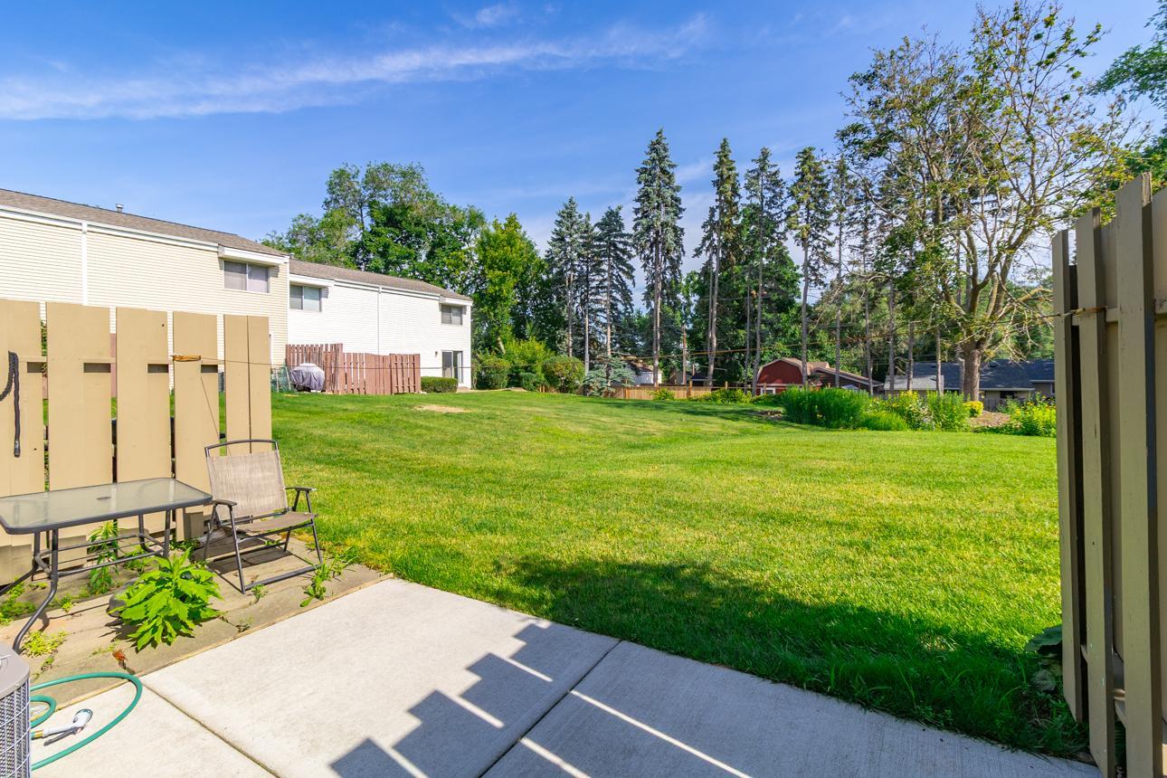 2281 Pond Avenue E Property Photo 27