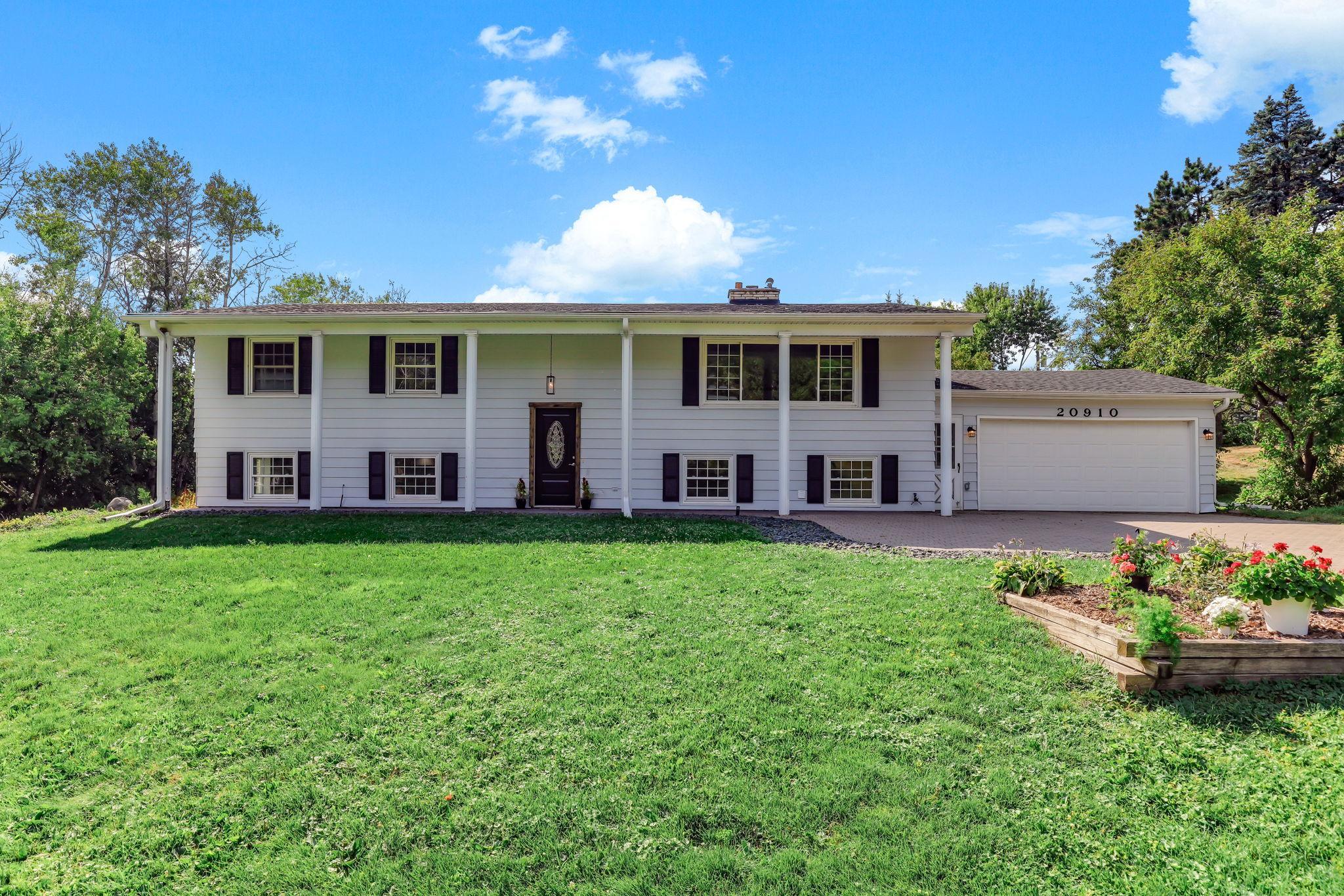 20910 Heath Avenue N Property Photo 1