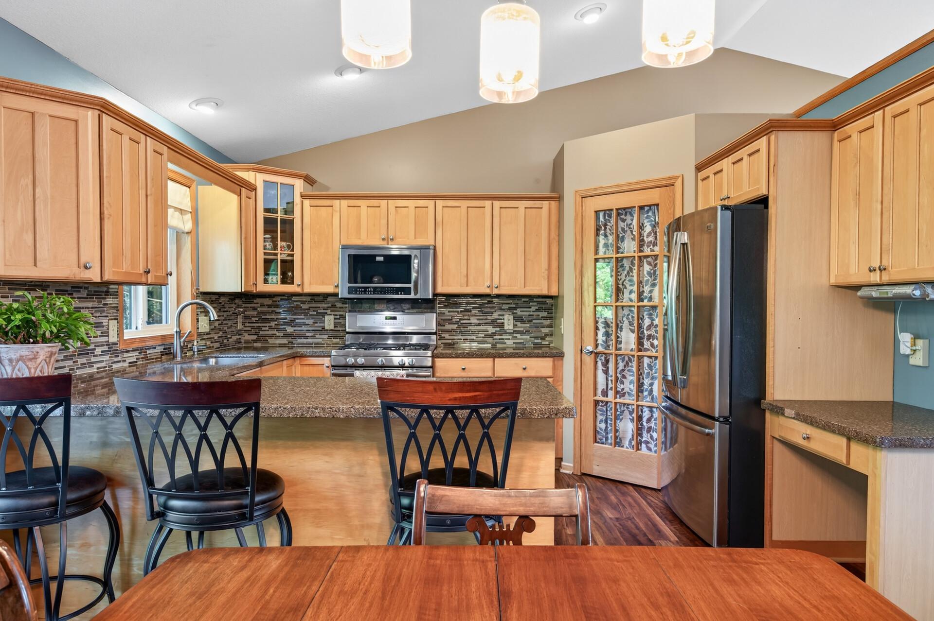 1233 Irvine Drive Property Photo 12